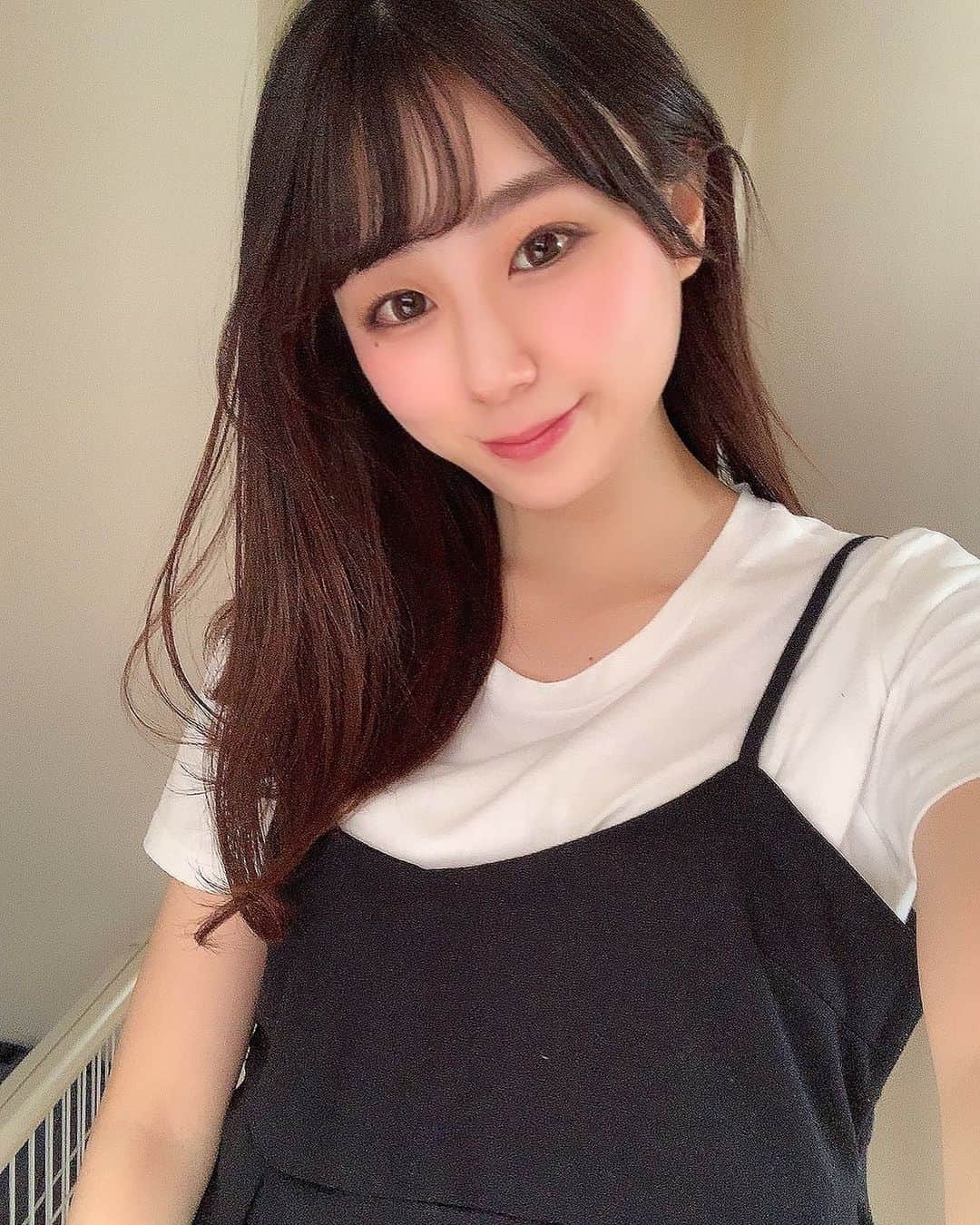 のインスタグラム：「こんばんは〜☆﻿ ﻿ 4連休だった方、ゆっくり休めましたか？😃﻿ ﻿ お仕事だった方はお疲れ様です😌💓﻿ ﻿ ﻿ 私は今日は衣替えしたりして👚👕﻿ ﻿ お昼はお寿司を食べに行きました！🍣🍣﻿ 回転寿司大好きです😋🍣🍣﻿ ﻿ ﻿ ﻿ 今日から﻿ 福岡PayPayドーム球場にて﻿ ﻿ 福岡ソフトバンクホークス戦が始まりますね！！⚾️﻿ ﻿ Buffaloes勝利しますように👊💥家からエールを送りましょう！！﻿ ﻿ ﻿ #Bs2020 #orixbuffaloes #baseball #オリックスバファローズ #プロ野球 #bsgirls #野球 #オリックス #オリ姫 #野球女子 #京セラドーム #京セラドーム大阪 #球場」
