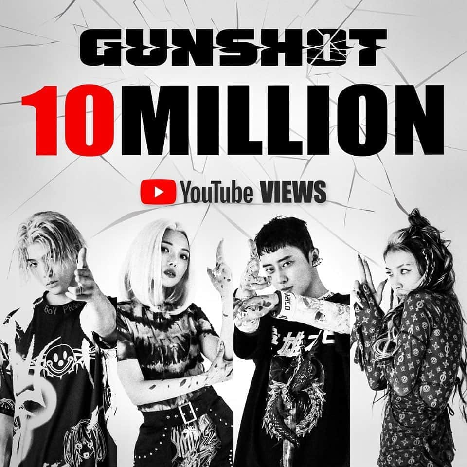 K.A.R.Dさんのインスタグラム写真 - (K.A.R.DInstagram)「[#KARD] KARD - GUNSHOT M/V 🤍 10MILLION VIEWS 🖤 . 여러분의 마음을 1000만번 저격한 GUNSHOT🔫 많은 사랑 주셔서 고맙습니다♥️ ▶ https://youtu.be/I_tP-vcTjq4 . #BM #JSEPH #SOMIN #JIWOO #카드 #비엠 #제이셉 #전소민 #전지우 #KARD_GUNSHOT_10MILLION_VIEWS」9月22日 17時36分 - official_kard