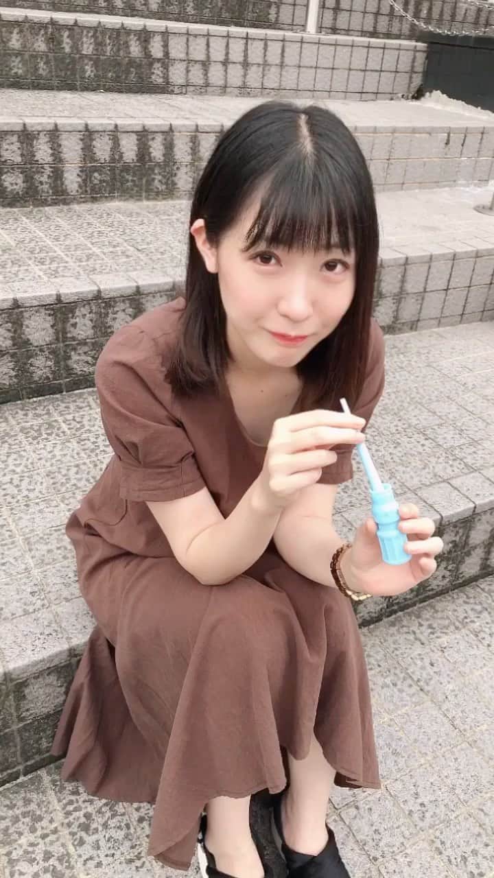 のインスタグラム：「﻿ soap bubble⛲️﻿ ﻿ #シャボン玉﻿ #公園遊び﻿ #彼女感﻿ #たのしい時間」
