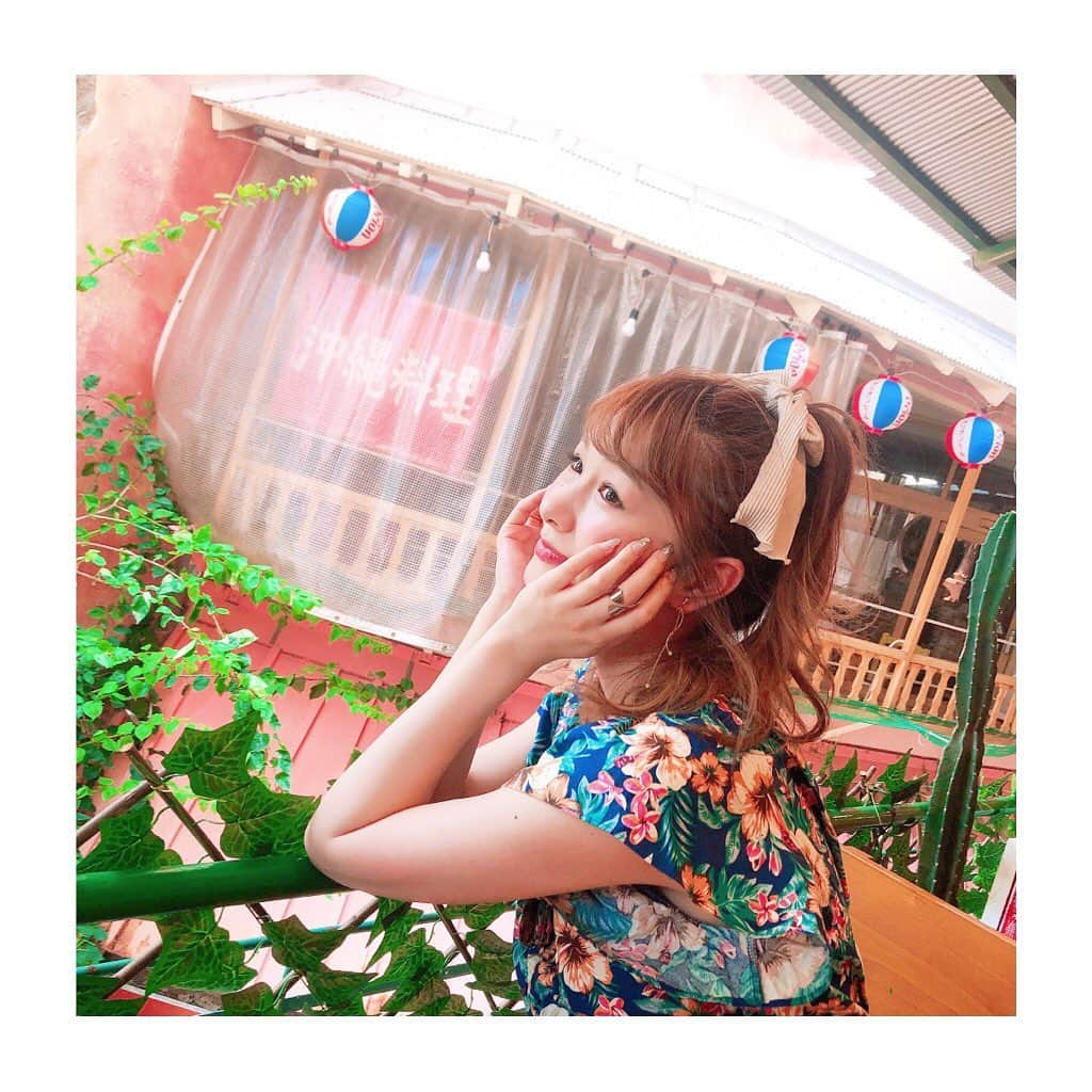 相田瑠菜のインスタグラム：「🌺🌈🌱﻿ ﻿ 沖縄料理食べたいなぁ🥺💭✨﻿ ﻿ ふらっと夜にお散歩して﻿ オリオンビールとおつみに﻿ 海ぶどうに島らっきょ、、、﻿ 最高じゃんか💓﻿ ﻿ 本番終わるまでお酒は我慢😷✨﻿ ﻿ 🌺🌈🌱﻿ ﻿ ﻿ #アメリカンビレッジ #アメビレ #沖縄旅行 #沖縄グルメ #沖縄料理 #北谷 #北谷アメリカンビレッジ #夏の思い出 #夏の終わり #夏が好き #夏コーデ #海が好きな人と繋がりたい #家族旅行 #okinawa #okinawalife #summertime #summervacation #vacation #happy #love #smile #likeforlikes #instalike #liketime #liker #following #japanesegirl #映えスポット #instapic #思い出グラム」