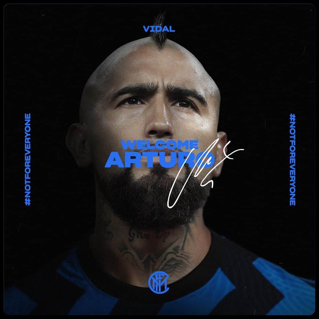 インテルナツィオナーレ・ミラノさんのインスタグラム写真 - (インテルナツィオナーレ・ミラノInstagram)「IT’S OFFICIAL ⚫️🔵 @kingarturo23oficial has joined #Inter! #WelcomeVidal #ForzaInter #Vidal #Football」9月22日 18時00分 - inter