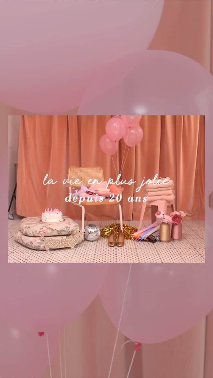 のインスタグラム：「#lavieenplusjoliedepuis20ans  Des Petits Hauts c’est plus qu’une marque de vêtements, c’est une véritable communauté : de fans, de passionné(e)s, de collaborateurs qui nous accompagnent depuis des années. Nous vous racontons en vidéo les coulisses, l’histoire de notre marque ...」