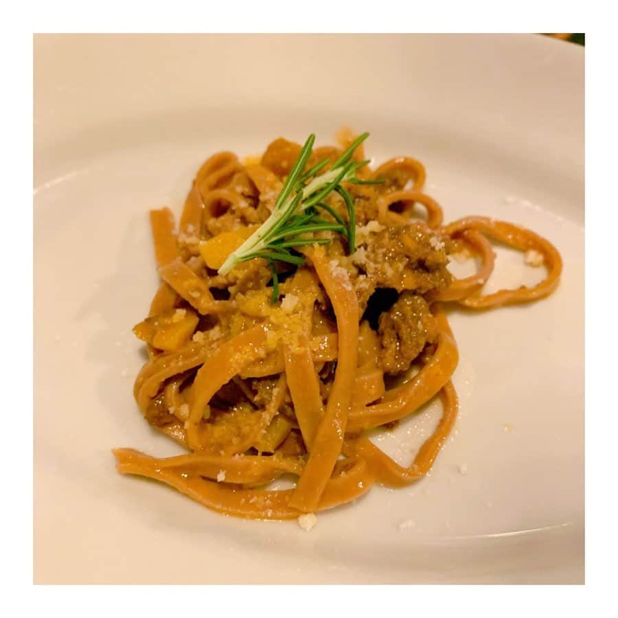 緒方桃子さんのインスタグラム写真 - (緒方桃子Instagram)「* 先日久しぶりに外食をしました☺️  天文館にある オステリア アニカ( @osteriaanika )さんです。  メインは和牛頰の赤ワイン煮込み。 とっても美味しかったです。 自家製ジンジャーエールも美味でした✨  手指消毒のアルコールや 店員さんのマスク着用など、 感染対策もされていました☺️  #オステリアアニカ #鹿児島イタリアン #鹿児島ディナー #天文館ディナー #kagoshima」9月22日 18時17分 - momokoogata0403