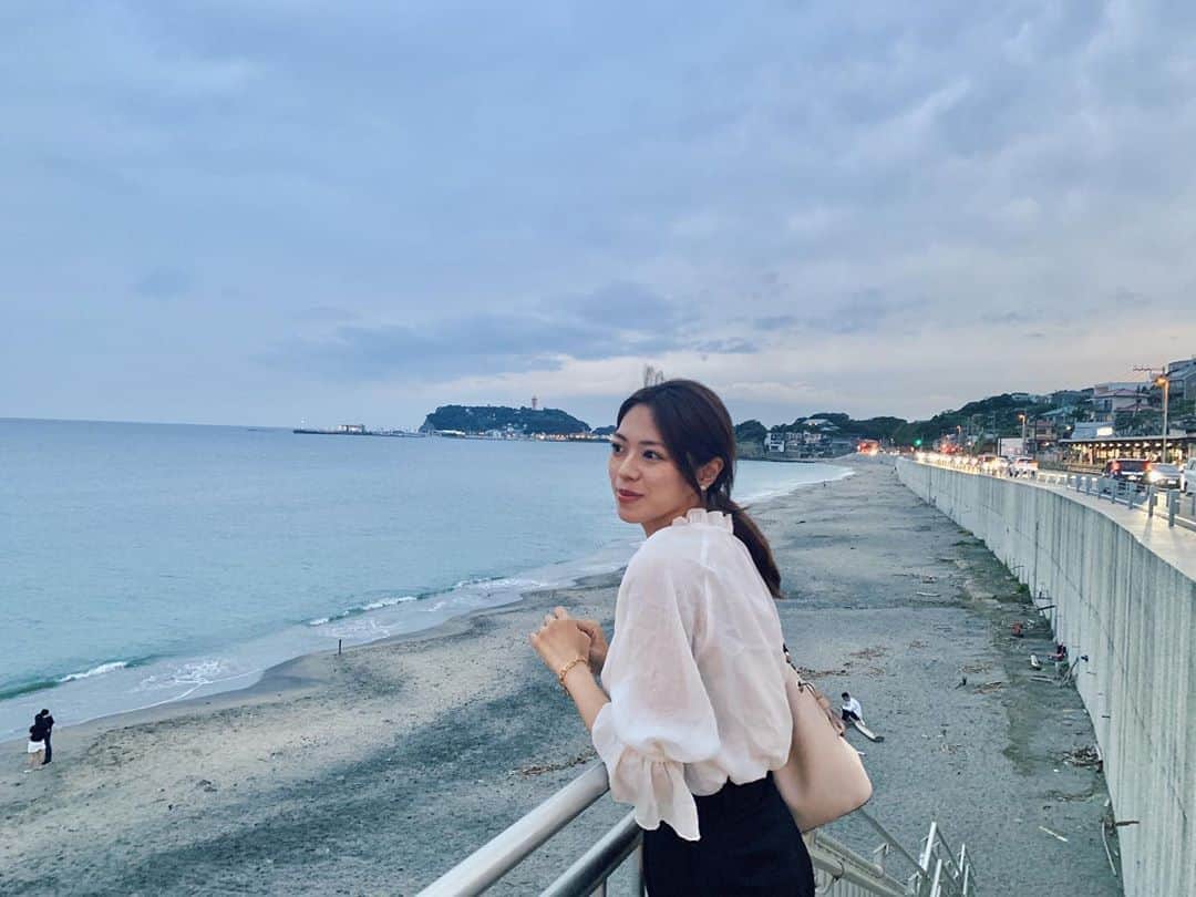 わちみなみのインスタグラム：「秋の服を出してきました☺︎☺︎  #海のわち　#わちみなみ #海　#ブラウス」