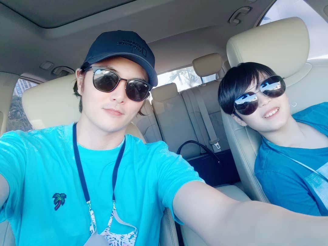 ジェヒのインスタグラム：「신나는 아들이랑 장보기♥」
