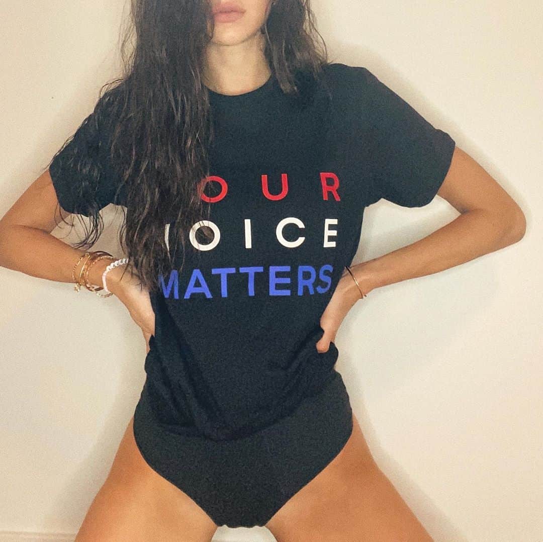 ローレン・ペルツのインスタグラム：「Fun fact: Millennials & Generation Z will account for 37 percent of voters in this election. THAT MEANS IF WE COME TOGETHER AND VOTE We can control the narrative, because voting means our voices are heard. #yourvoicematters」