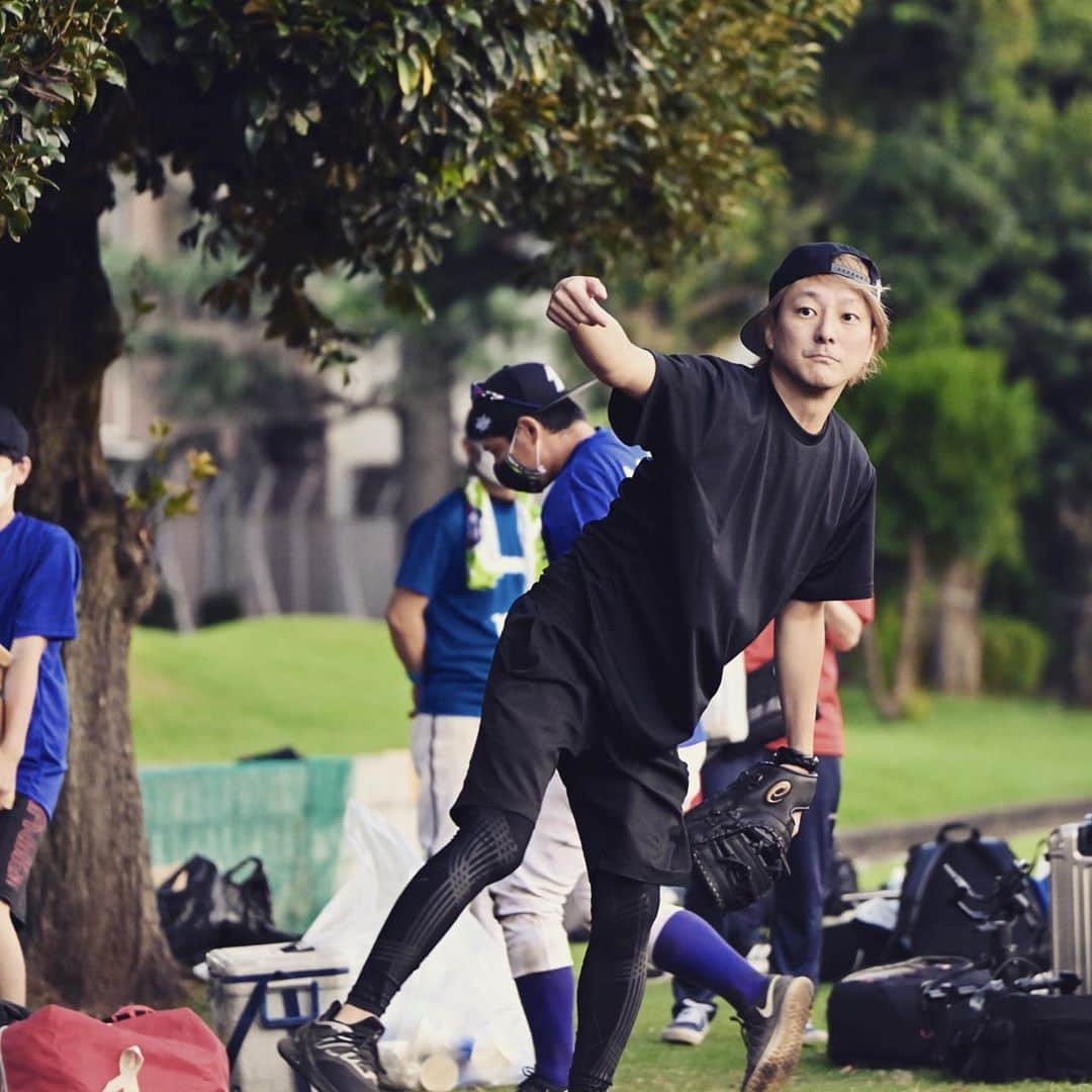 松隈ケンタのインスタグラム：「松隈も投球練習！  #松隈ケンタオンラインサロン」
