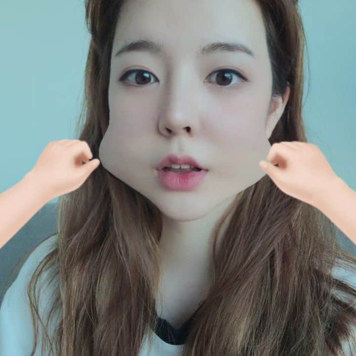 サニー のインスタグラム：「자다 깬 기념.. 맨정신엔 못올릴 오글토글 귀여운척.....」