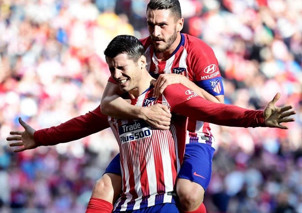 アルバロ・モラタのインスタグラム：「Queridos Atléticos, jugar en el Atlético de Madrid ha sido una de las mejores cosas que me ha pasado en la vida. Los que me conocen, saben que siempre tendré mi abono en el metropolitano. Quiero daros las gracias por estos dos años increíbles en los que he vivido momentos que nunca olvidaré y en los que me he sentido como uno más desde el momento en que llegué. Luchar por estos colores ha sido un auténtico orgullo y celebrar goles con esta camiseta es un sueño cumplido. Es un club tan grande porque su gente es la que lo hace tan grande. En mi memoria quedarán para siempre grabadas, todas esas noches históricas que cualquier futbolista soñaría con vivir. En mi corazón, siempre habrá un sitio para vosotros. Gracias @atleticodemadrid」