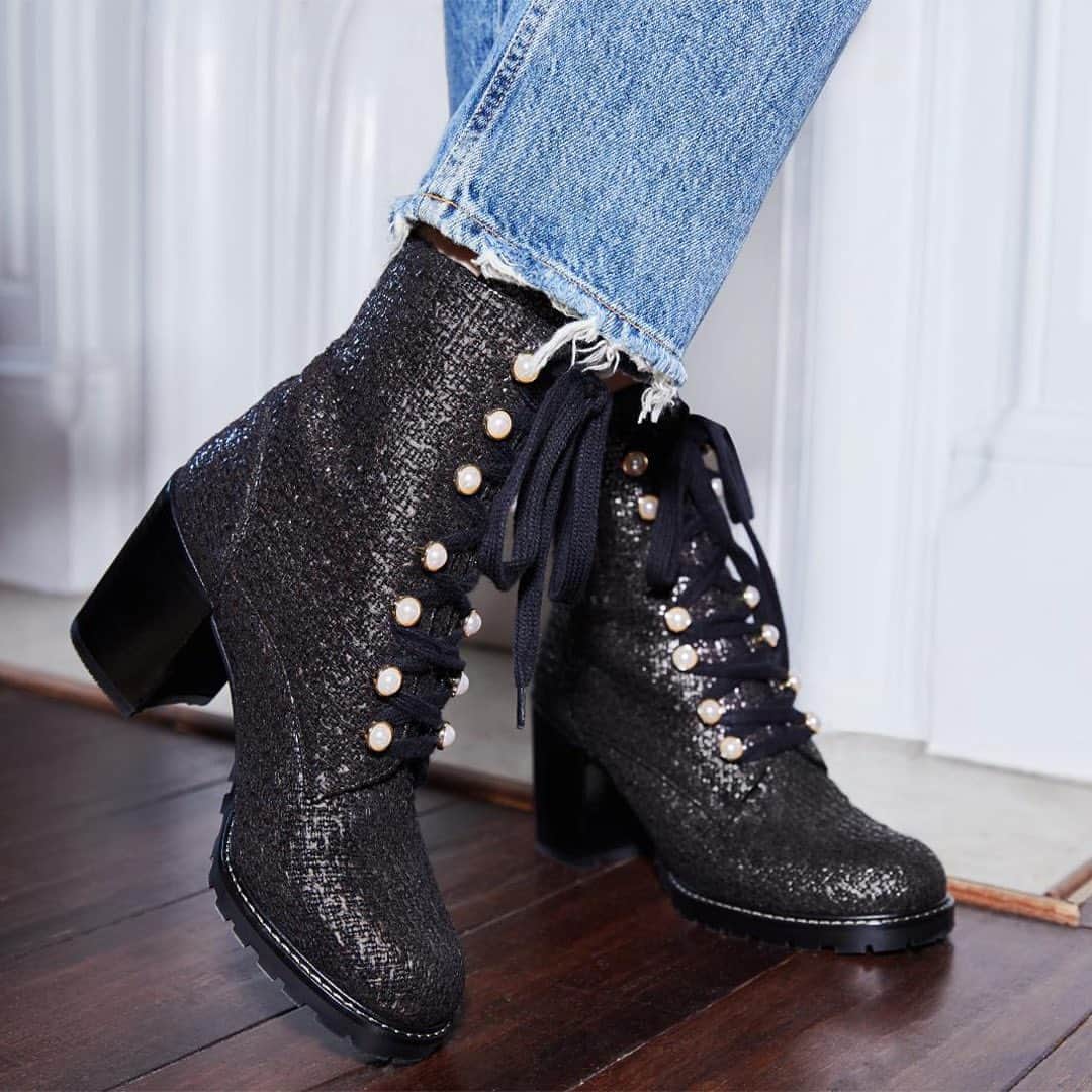 Saks Fifth Avenueのインスタグラム：「Step into the new season with @stuartweitzman's pearl-accented booties. #10022SHOE」