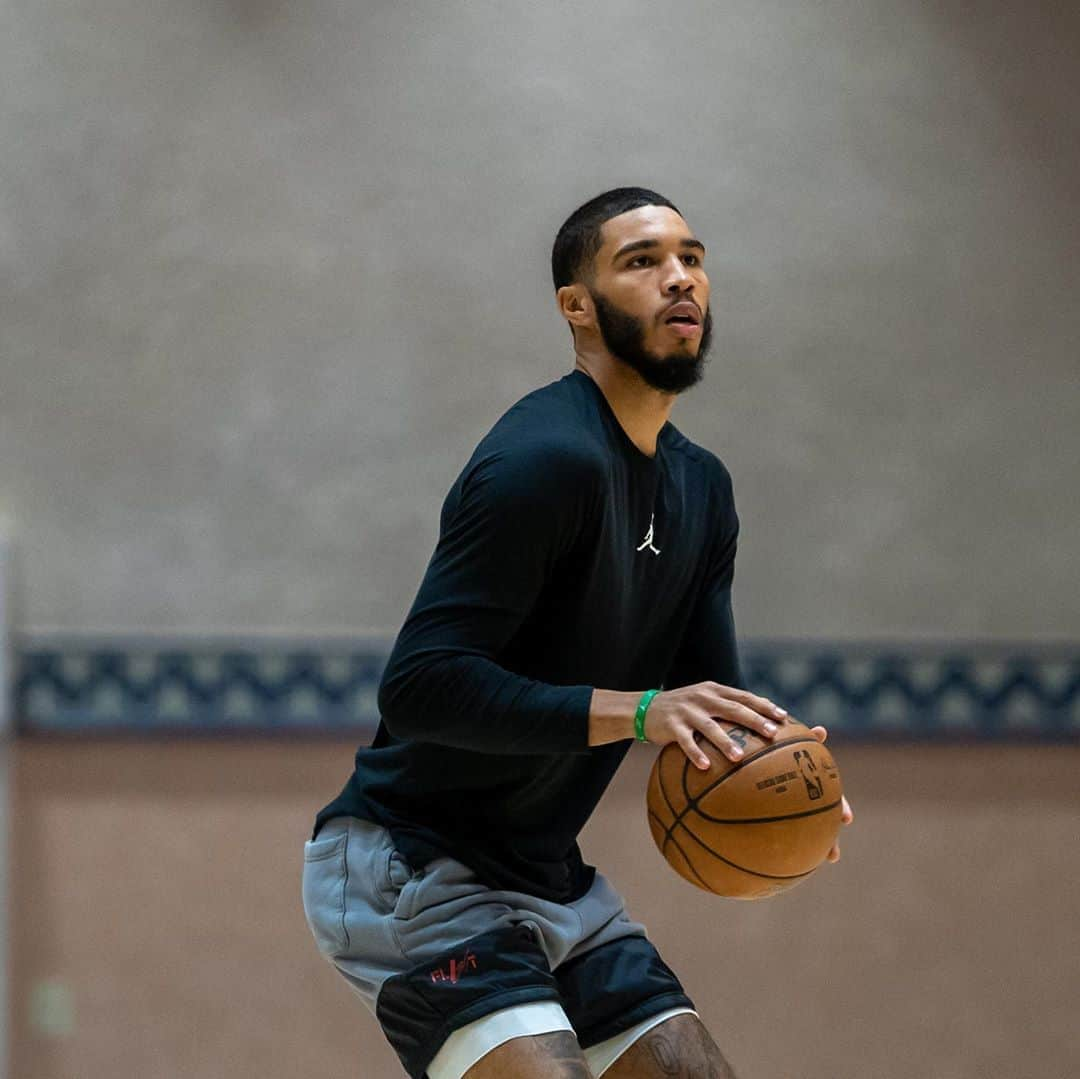 ボストン・セルティックスさんのインスタグラム写真 - (ボストン・セルティックスInstagram)「Tunnel vision #BleedGreen」9月23日 5時30分 - celtics