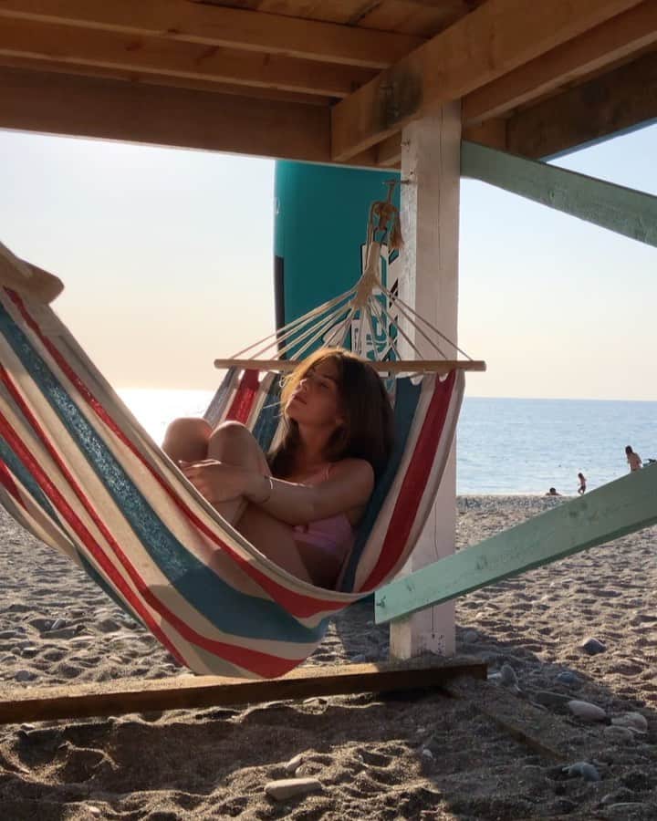 Maria Tarabanskayaのインスタグラム：「Нужно ценить здесь и сейчас 🦥」
