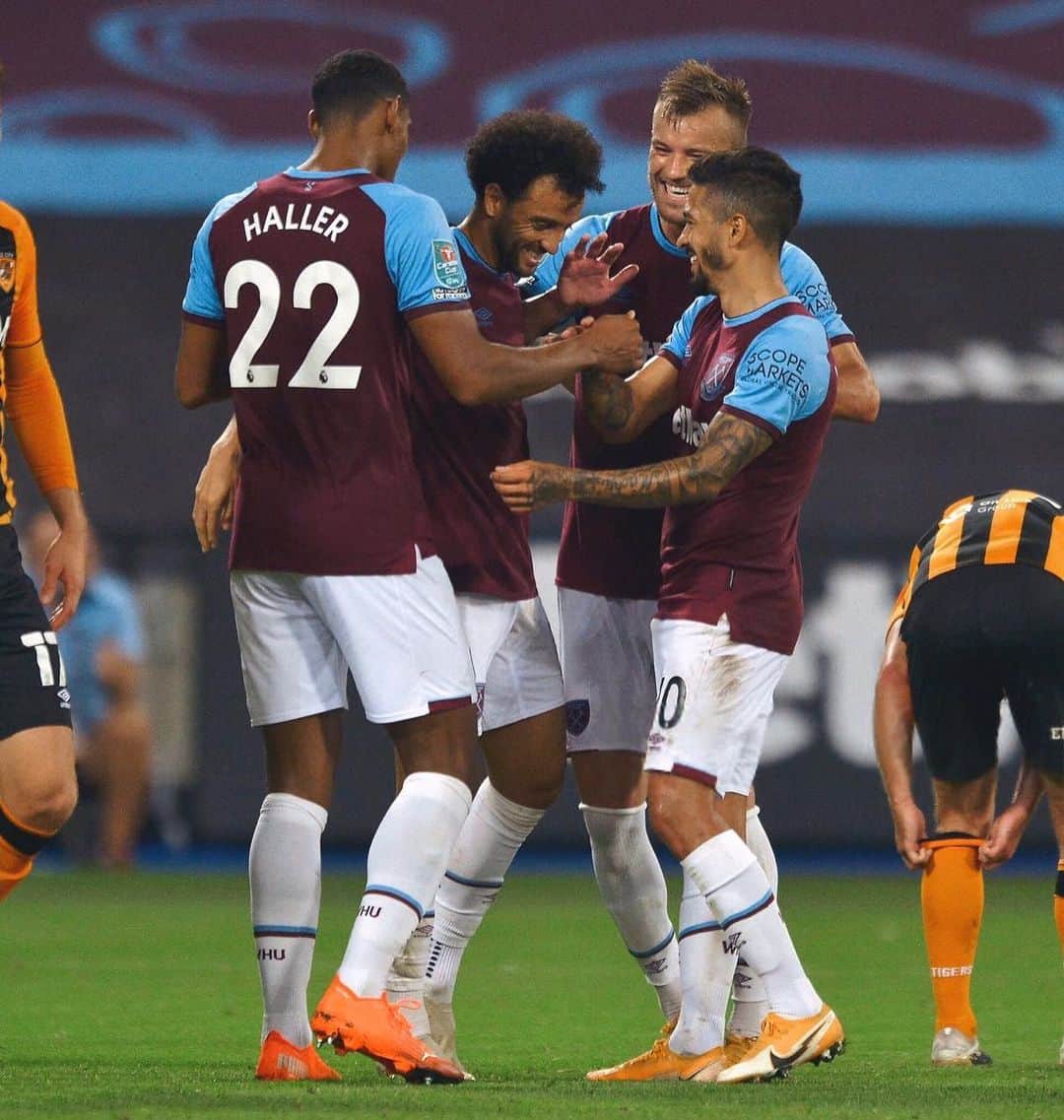 のインスタグラム：「Well done to all the team boys ⚒⚒ #alwayssmile #bepositive」