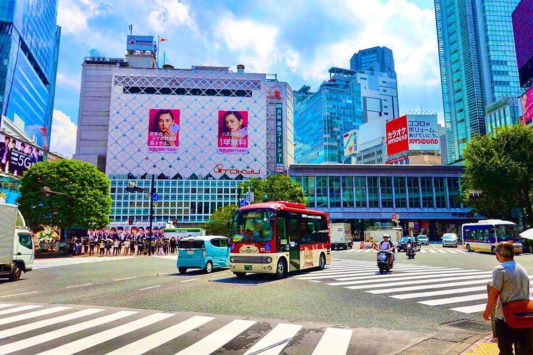山川就史のインスタグラム：「Tokyo!! Shibuya!!  #ig_japan #japanlife #tokyolife #instajapan #jj #picoftheday #tbt #love #japan #tokyo #swag #instagood  #tflers #beautiful #funjaran #shibuya #2020」