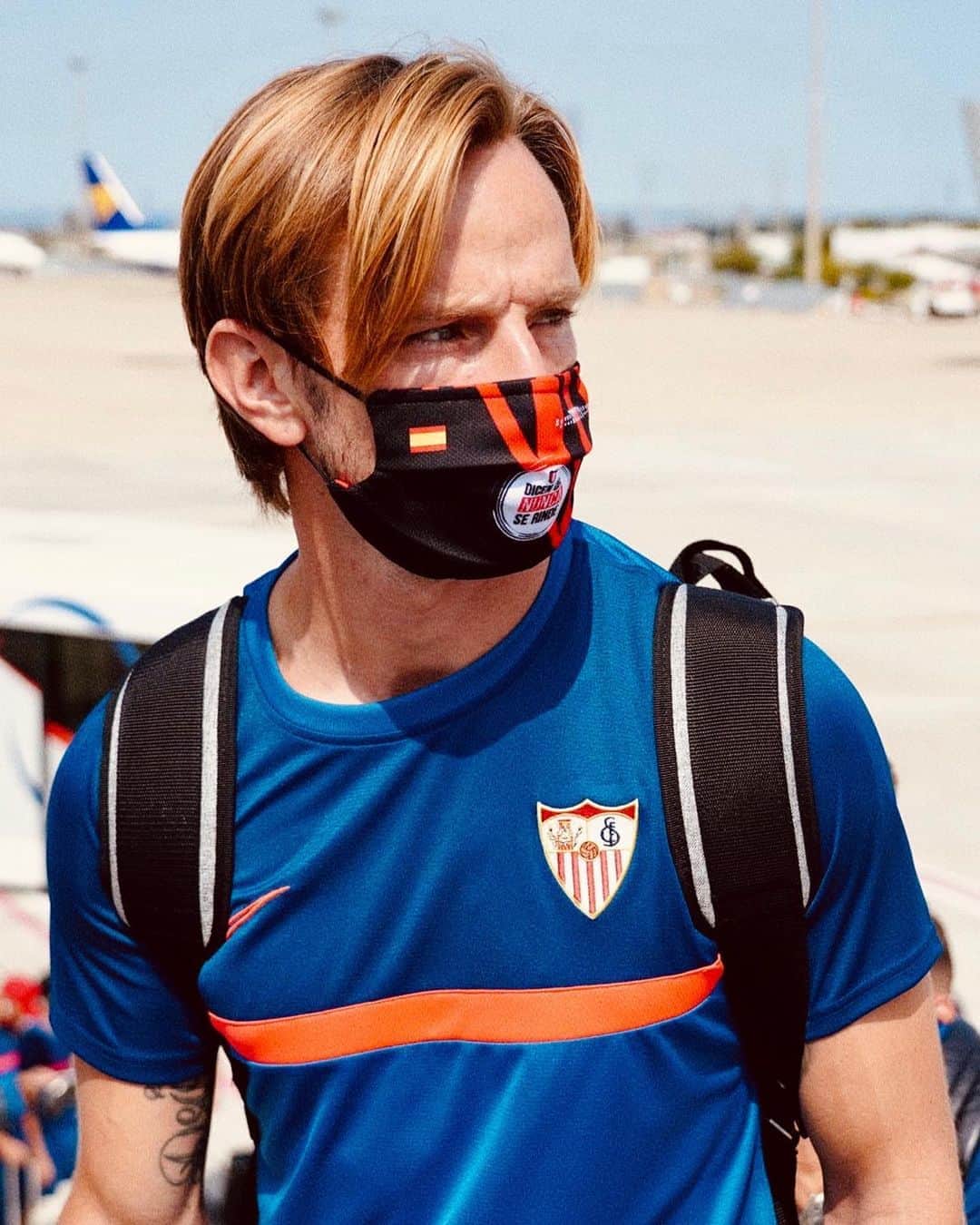 イヴァン・ラキティッチのインスタグラム：「Next stop: Budapest! Here we come! 📍✈️ #IvanRakitic #WeAreSevilla #supercup @sevillafc」