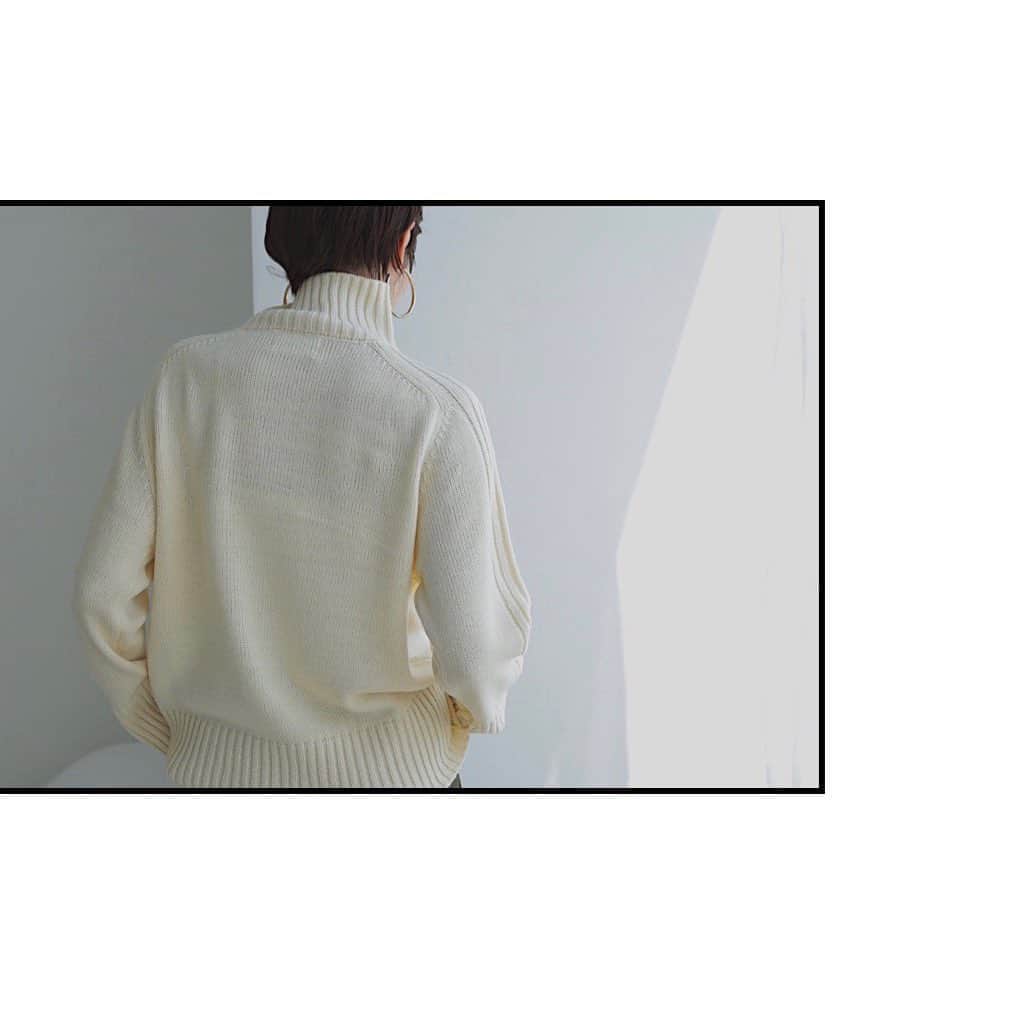 美生のインスタグラム：「🧶🐈﻿ ﻿ ﻿ 明日のランチライブは﻿ 2時間special✔︎﻿ ﻿ このニット何色にしよっかな〜🤔﻿ ﻿ ﻿ #knit﻿」