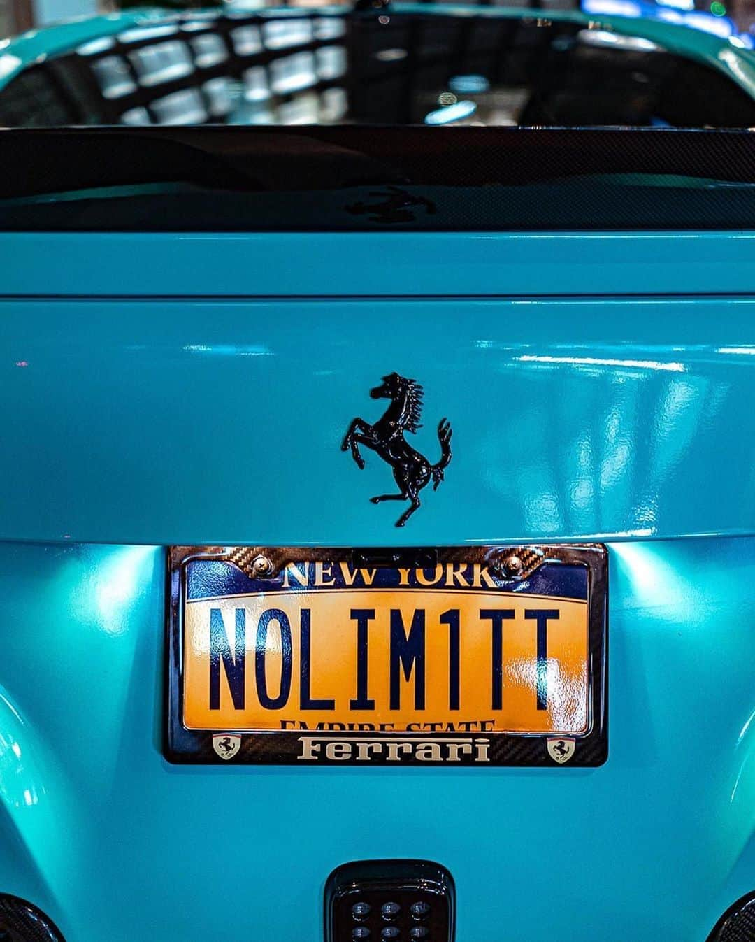 CarsWithoutLimitsさんのインスタグラム写真 - (CarsWithoutLimitsInstagram)「Tiffany Blue #Ferrari F12 built/owner @mr_nolimit01  Photos @respecthashooter  #carswithoutlimits #f12」9月22日 21時11分 - carswithoutlimits