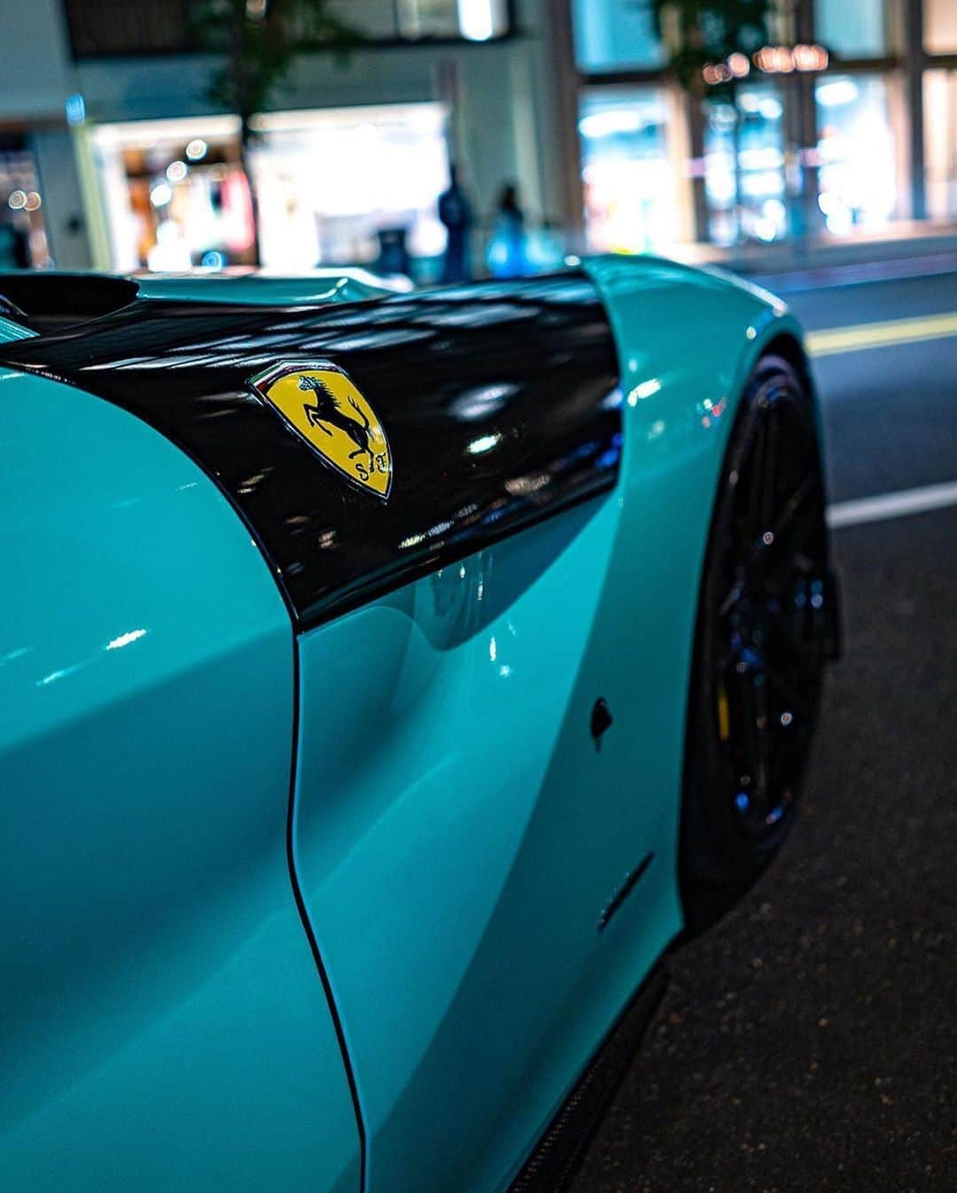 CarsWithoutLimitsさんのインスタグラム写真 - (CarsWithoutLimitsInstagram)「Tiffany Blue #Ferrari F12 built/owner @mr_nolimit01  Photos @respecthashooter  #carswithoutlimits #f12」9月22日 21時11分 - carswithoutlimits