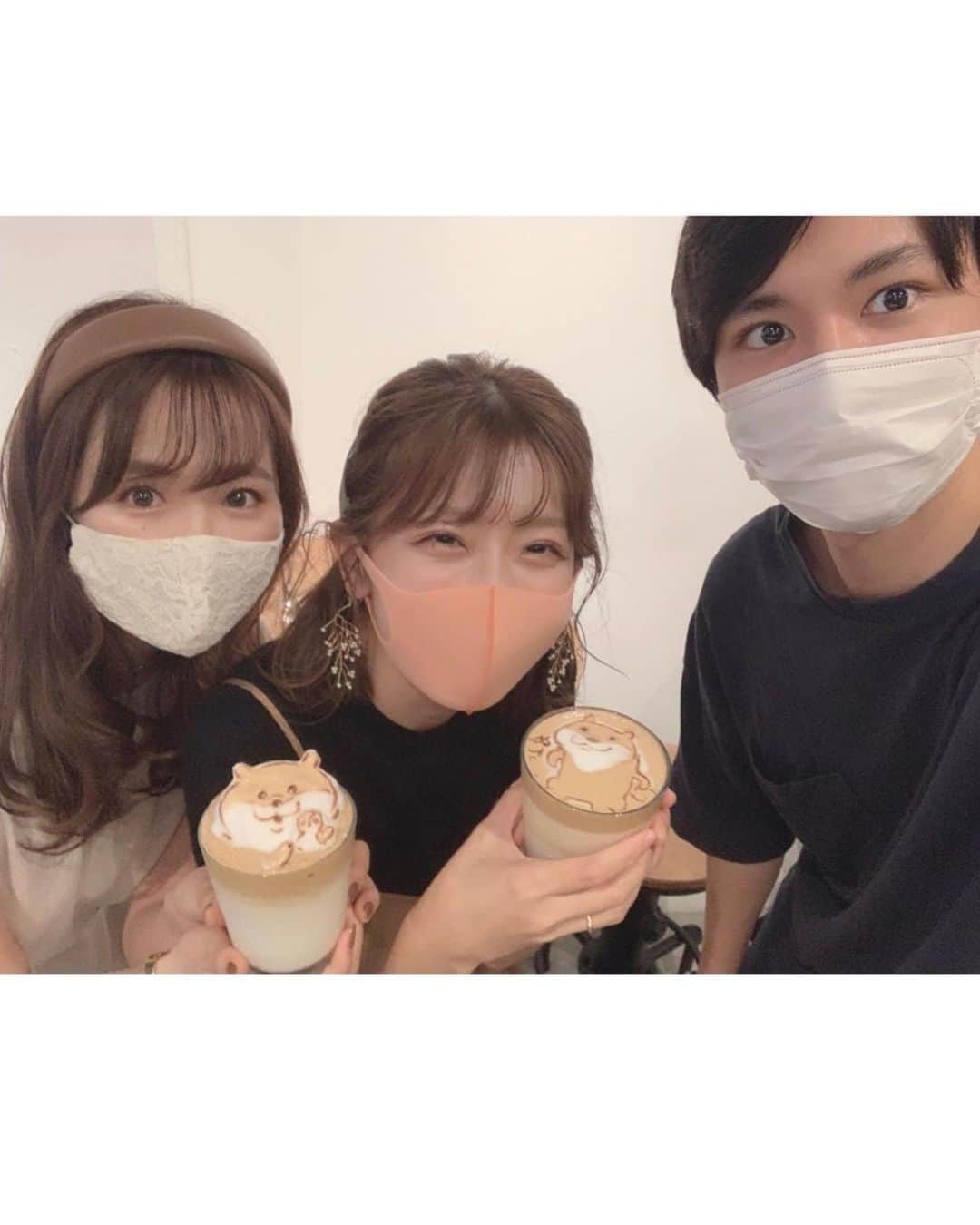 SHIHORINさんのインスタグラム写真 - (SHIHORINInstagram)「𓂃𓂂𓇸  かっちが働いてる 念願の @hat_coffee ☕︎♡ やーっと行けたの🥰💓  #可愛い嘘のカワウソ のラテアートをしてもらうって決めてたんだ🥺💕  目の前でラテアートしてもらうの初めてでドキドキわくわく🙈♡  可愛くて可愛くて飲むのがもったいなかったけど、美味しくいただきました😋💓 #ダルゴナコーヒー どハマりしたよ🤤☕️  @kci.bymx  @kachicafediary.jp  幸せな気持ちになったよありがとう〜💓また行くね🥰🥰🥰  #hatcoffee #lateart #tokyocafe #asakusa #kuramae #kawauso #カフェ #東京カフェ #蔵前カフェ #浅草カフェ #カワウソ #かわうそ #ラテアート #カフェ巡り #3Dラテアート」9月22日 21時18分 - shihoriiin49