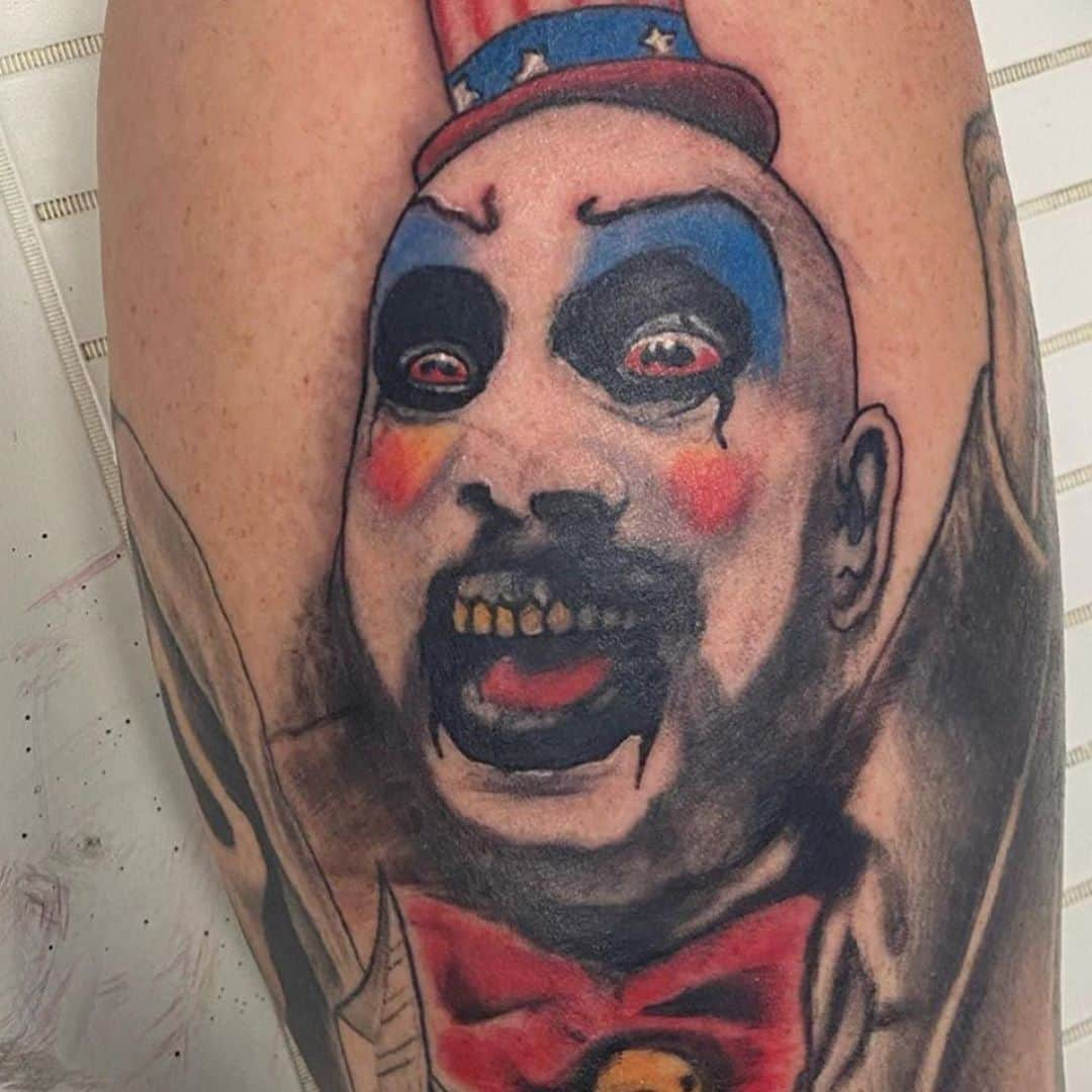 ロブ・ゾンビさんのインスタグラム写真 - (ロブ・ゾンビInstagram)「It’s Tattoo Tuesday! Today we pay tribute to Captain Spaulding through a batch of very fine tattoos! Inking the Captain in your skin is a pretty serious tribute. #captainspaulding #houseof1000corpses #thedevilsrejects #3fromhell #tattootuesday #robzombie」9月22日 21時54分 - robzombieofficial