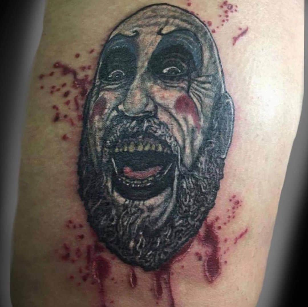 ロブ・ゾンビさんのインスタグラム写真 - (ロブ・ゾンビInstagram)「It’s Tattoo Tuesday! Today we pay tribute to Captain Spaulding through a batch of very fine tattoos! Inking the Captain in your skin is a pretty serious tribute. #captainspaulding #houseof1000corpses #thedevilsrejects #3fromhell #tattootuesday #robzombie」9月22日 21時54分 - robzombieofficial