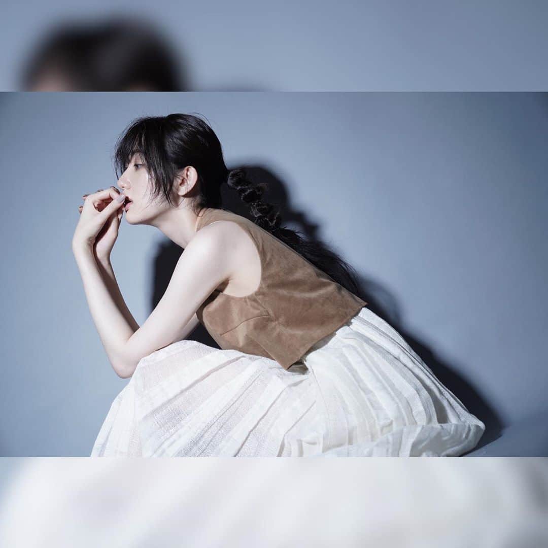 黒田瑞貴のインスタグラム：「ずっと色白  📷　@kiyoshi.yamauchi  💄　@enishi_maki   #fashion #ootd #ootdfashion  #shooting #撮影　 #japanesegirl #色白  #まじでずっと色白でいたい」