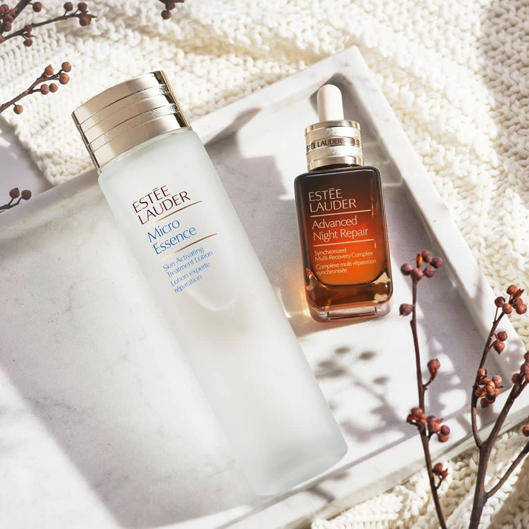 エスティローダーさんのインスタグラム写真 - (エスティローダーInstagram)「Seasons change, but caring for your skin is always in style. 🍁 Packed with hydration, #MicroEssence Skin Activating Treatment Lotion, and our NEW #AdvancedNightRepair are #EsteeEssentials that you'll want to keep on your vanity all year round. Tap to shop this #skincare duo!」9月22日 22時00分 - esteelauder