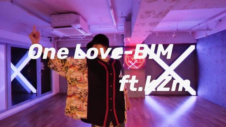 Achiのインスタグラム：「☝🏻💜 One Love/BIM ft.kZm @major_dancestudio  . Swipe left: @ri2shi & @akira_dance12 . #HIPHOP #JAPAN」