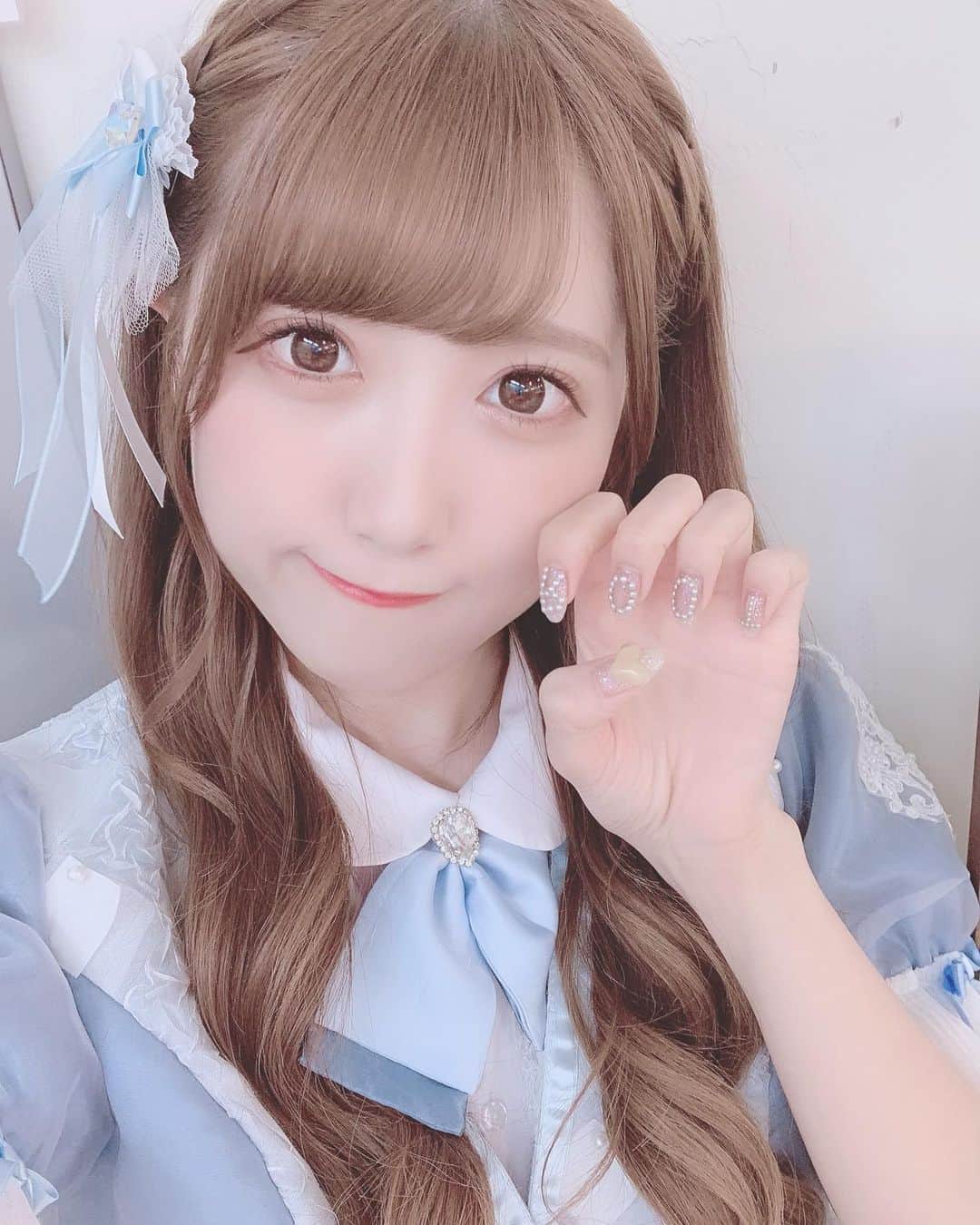田口未彩のインスタグラム：「💅  この前ネイル新しくしたよ💛 (@anvioginza )  推しネイルしたくて るぅとくんの「ROOT」って文字と イエローで統一した💛💛  #ネイル　#すとぷり　#るぅとくん　#すとぷりネイル　#るぅとくんネイル　#推しカラーネイル #にゅーねいる」