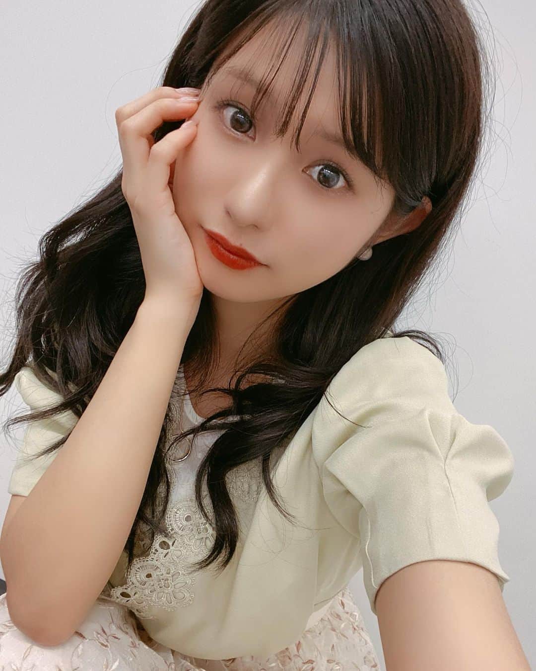 谷川愛梨のインスタグラム：「: ネイルとか美容室とか整体とか 行きたいところ沢山で溢れてる🕊 舞台終わったらぜんぶいこう‼︎‼︎‼︎ 野球観戦も行けるかなぁ〜🥺⚾️✨ この間、マスク荒れしちゃって 急いでメンテナンスに行ってきた⭐️ ぴかぴかになりました☺️✨ いつもありがとうございますっ♡ もうすぐ舞台本番‼︎‼︎頑張るぞ〜💪🔥」