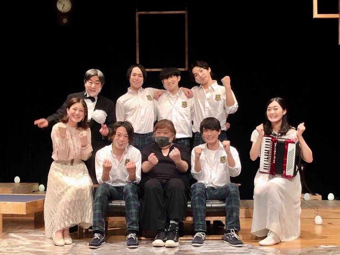 朝田淳弥のインスタグラム：「舞台「#1999年の夏休み 2020ver.」 全9公演、無事千秋楽を終えることができました！  島田和彦という少年を演じたことで、自分自身も殻を破って生まれ変わったような気がします。  この座組でお芝居できて本当に楽しかったです。  そして皆様 本当にありがとうございました。  また皆様の前でお芝居できる機会を今後も頑張って作っていきたいと思います！」