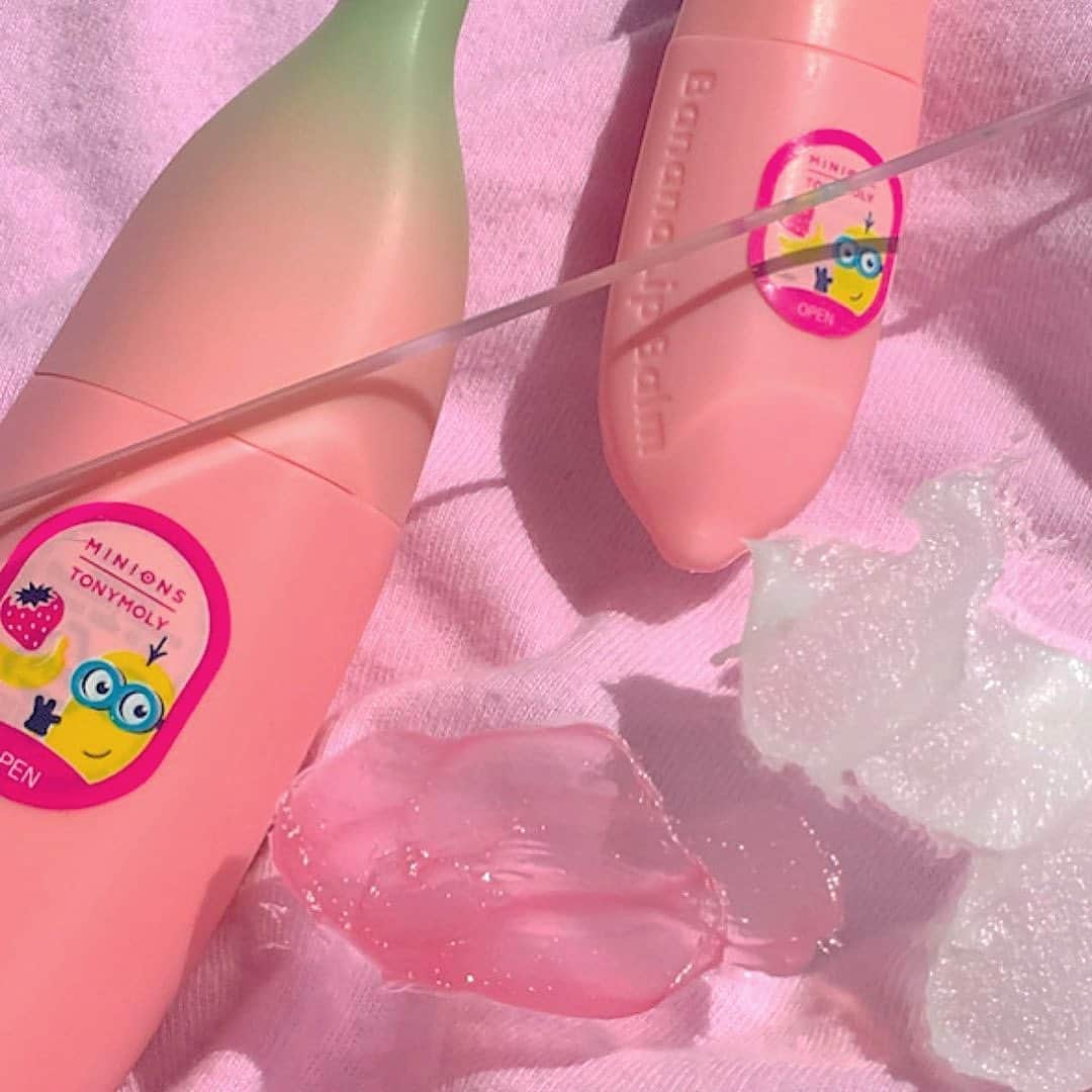 TONYMOLY USA Officialさんのインスタグラム写真 - (TONYMOLY USA OfficialInstagram)「Texture shot of our 🍓🍌 Hand Cream and Lip Balm! 📸:@spacedump #xoxoTM #MinionsxTONYMOLY #TONYMOLYnMe #TextureTuesday」9月22日 22時43分 - tonymoly.us_official