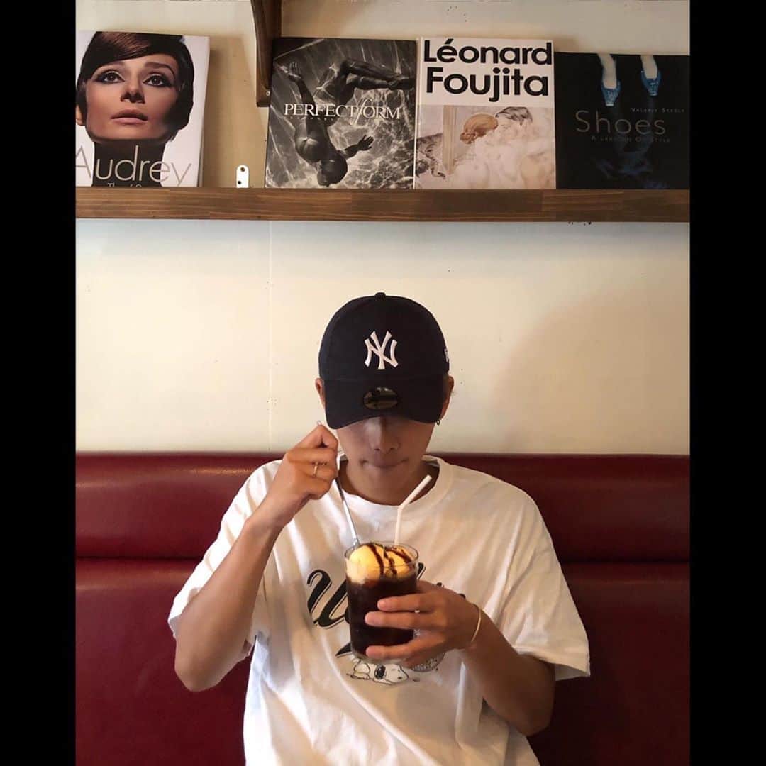 那須泰斗さんのインスタグラム写真 - (那須泰斗Instagram)「最近カフェ巡りハマってます☕️ オススメがあったら教えて下さい」9月22日 22時44分 - nasu__taito