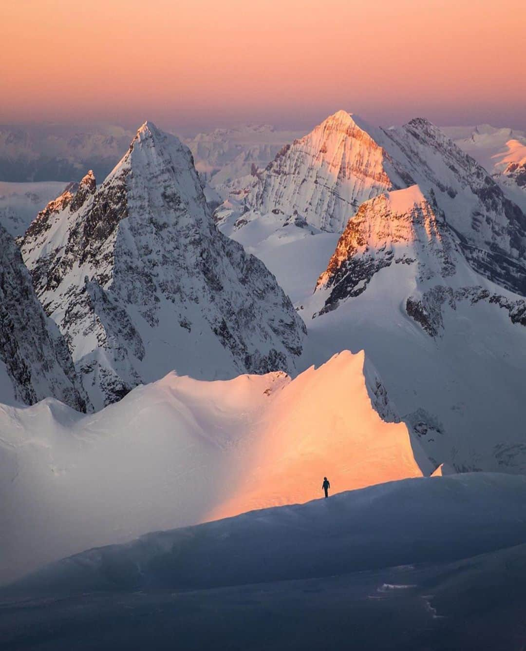 Canon Photographyさんのインスタグラム写真 - (Canon PhotographyInstagram)「Sunset in the Swiss alps  Photography // @emmett_sparling  Curated by @henry.nathan  #sunset #switzerland #alps #mountains #snow」9月22日 23時00分 - cpcollectives