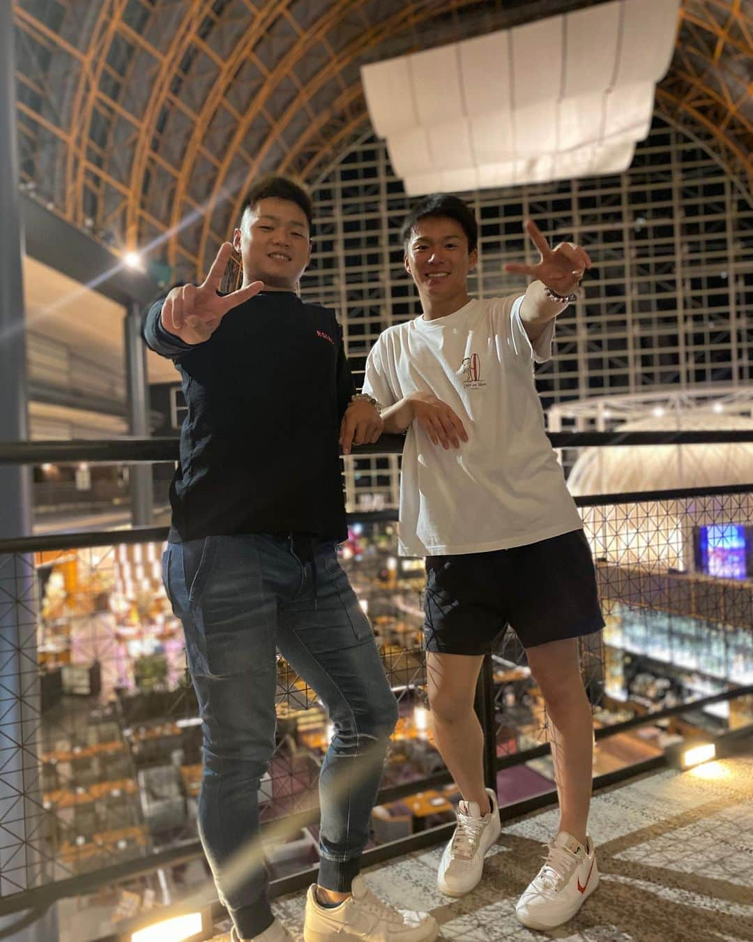 山岡泰輔さんのインスタグラム写真 - (山岡泰輔Instagram)「⁣ ⁣ 誕生日沢山のメッセージなど⁣ ありがとうございました🙇‍♂️🙇‍♂️⁣ ⁣ 25歳も楽しみます😊👍⁣ ⁣ 由伸ナイスピッチ🙆‍♂️⁣ 誕生日プレゼントありがとう😆笑笑⁣ ⁣ とみの嫌がり方よ笑笑⁣ ⁣ このパーカーつばさに誕プレもらった🥺笑⁣ @balenciaga  由伸はベティちゃん😍笑⁣ @crest.on.shore  ⁣ #ありがとう」9月22日 23時06分 - yamaokataisuke__official