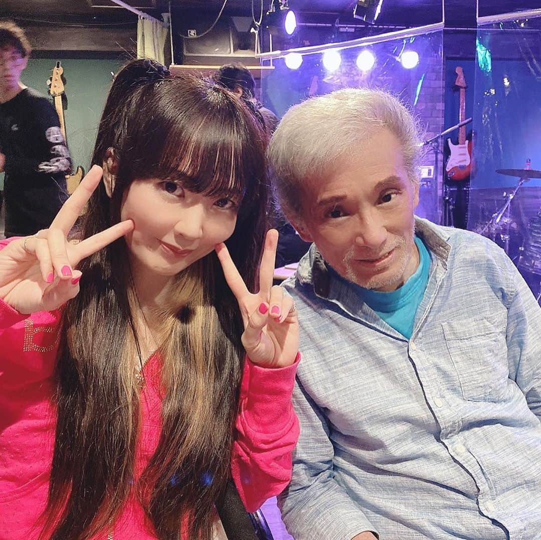 麻生真里のグルメインスタ