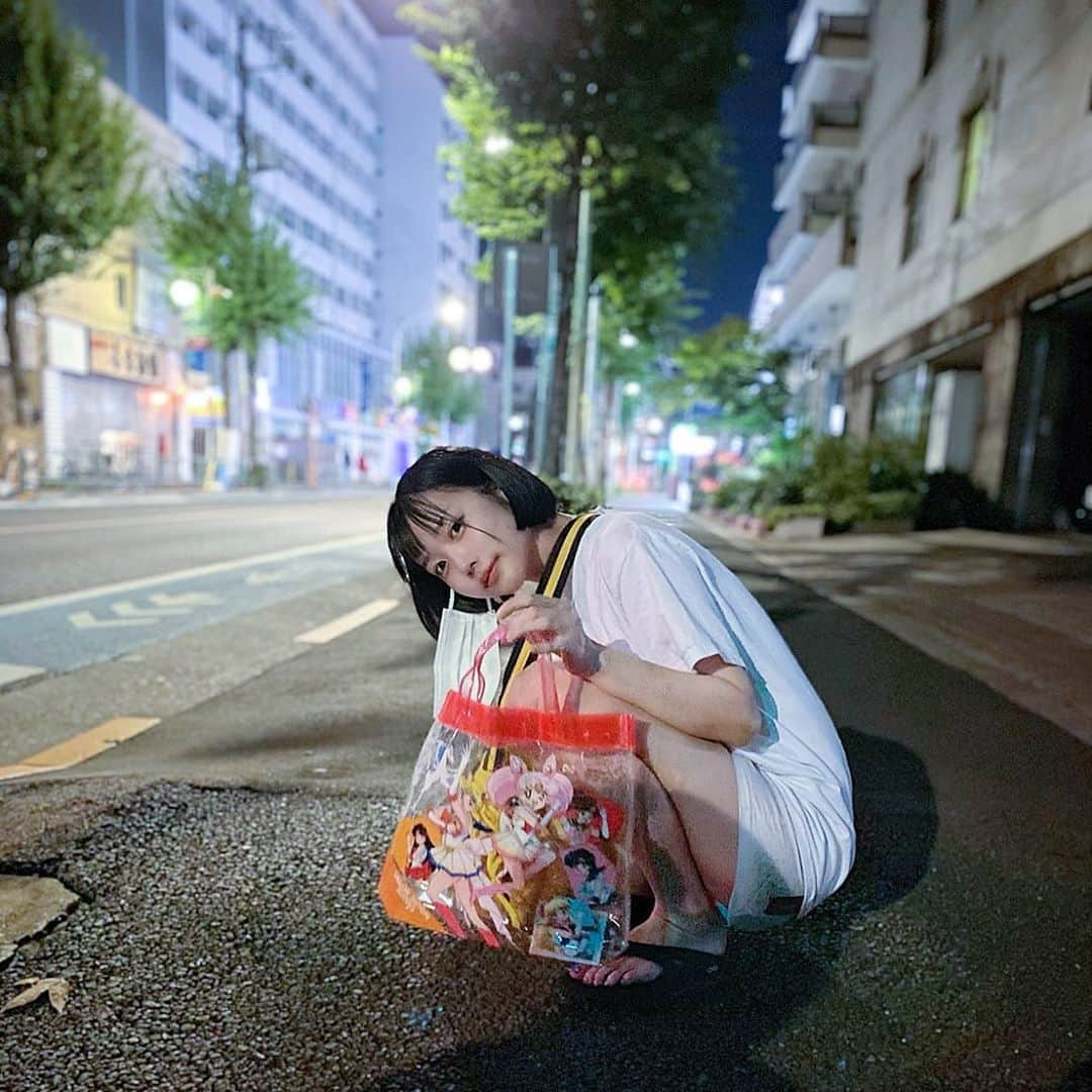 あのちゃんさんのインスタグラム写真 - (あのちゃんInstagram)「皆さんいかがお過ごしですか？ 最近寒かったり暑かったりほんといやです。ドライヤーしないから冷えるだけかもだけど。アイス食べたいのになんか食べれなくて嫌です。体調ご自愛下さい^_^」9月22日 23時24分 - a_n_o2mass