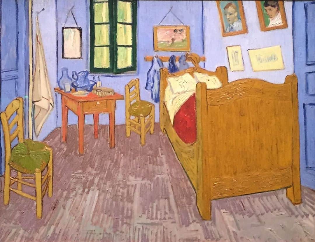 大森美希さんのインスタグラム写真 - (大森美希Instagram)「La chambre de Van Gogh à Arles, 1888  今日の一枚  『ファン・ゴッホの寝室』(1888年)   #今日の一枚 #ゴッホ #オルセー美術館 #美術鑑賞 #絵画 #アート #ポスト印象派 #画家 #ファンゴッホの寝室 #アルルの部屋 #芸術の秋 #パリ #mood #art #vincentvangogh #lachambredevangoghàarles #museedorsay #paris #peinture #painting #art #postimpressionism」9月22日 23時29分 - mikiomori_