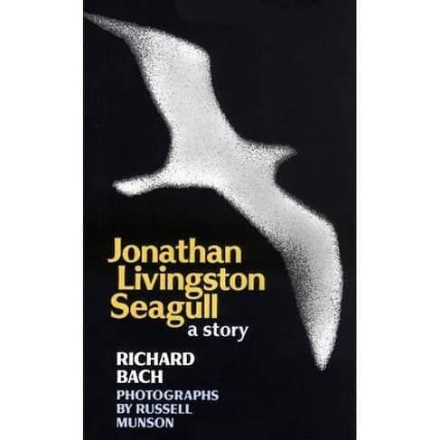 Black Jaguar-White Tiger さんのインスタグラム写真 - (Black Jaguar-White Tiger Instagram)「“More than anything else, Jonathan Livingston Seagull Loved to fly...” This is how one of my very favorite books starts. Imagine the quest for Freedom that it unleashed on me. I said last week that I would post every Monday one of the books that I’ve Loved the most. Today is Tuesday, and you’ll understand why the delay. I didn’t plan it, but after you read the Story that I have to tell you, you’ll understand why it arrived a day later. First, I want to tell you that this is the very first book that I read and enjoyed. Contrary to most stupid books assigned at school, this one changed my life. I was 13 when I read it. Fast Forward tons of years and I was in #India living at the Osho Meditation Resort (The best place on Planet Earth). Everything is beautiful there, including the Osho Bookstore, which obviously only sells books by the Master. But you know Papa Bear; I walked there every single day asking Kushi, the attendant, if Jonathan Livingston Seagull had arrived. Every single day I would stop by to ask if Jonathan Livingston Seagull had arrived, she always laughed and pretended to check and said no. It became a “Thing” in the resort. This crazy guy asking for a book not written by Osho. 4 or 5 months went by, and a new book by Osho came out: “Books I have Loved”. Osho read more than 150,000 books throughout his life. Yes, 150,000 of the very best books that Humanity has written. Guess which book was in Osho’s fourth place out of 150,000? Jonathan Livingston Seagull. My favorite Bird, after 4 or 5 months, finally arrived. Nobody could believe it, but that’s why I was there, to help them transform the impossible into the possible. After that, since Osho was not in his body anymore, Kushi paid attention to PB and went and asked Master #Dolano to teach her. Dolano accepted her and Kushi, just like Jonathan Livingston Seagull, learned that Freedom should be our only goal. This is the book that I recommend you to read this week. Now you know why it arrived one day later. There’s a method to my madness. In a world full of crazy people, the sane one appears to be the crazy one... #Osho #BJWTBOOKS #PapaBearChronicles #JonathanLivingstonSeagull」9月22日 23時53分 - blackjaguarwhitetiger