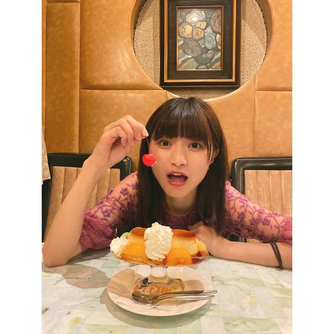 谷口萌衣子のインスタグラム：「大正解なプリンが食べられました😚🤍 今度は明るいうちにいってみよ〜っ  #喫茶フルール   美味しいもの食べて明日からも頑張りましょう〜！🤧🤝  #ミスキャンパス立命館 #京都喫茶店 #喫茶店好き」