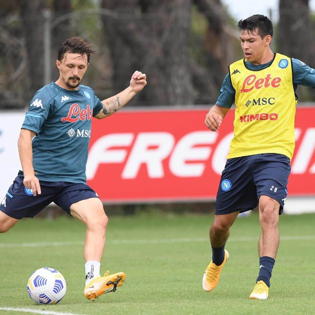 SSCナポリさんのインスタグラム写真 - (SSCナポリInstagram)「🏃‍♂️💪⚽️  💙 #ForzaNapoliSempre」9月22日 23時58分 - officialsscnapoli