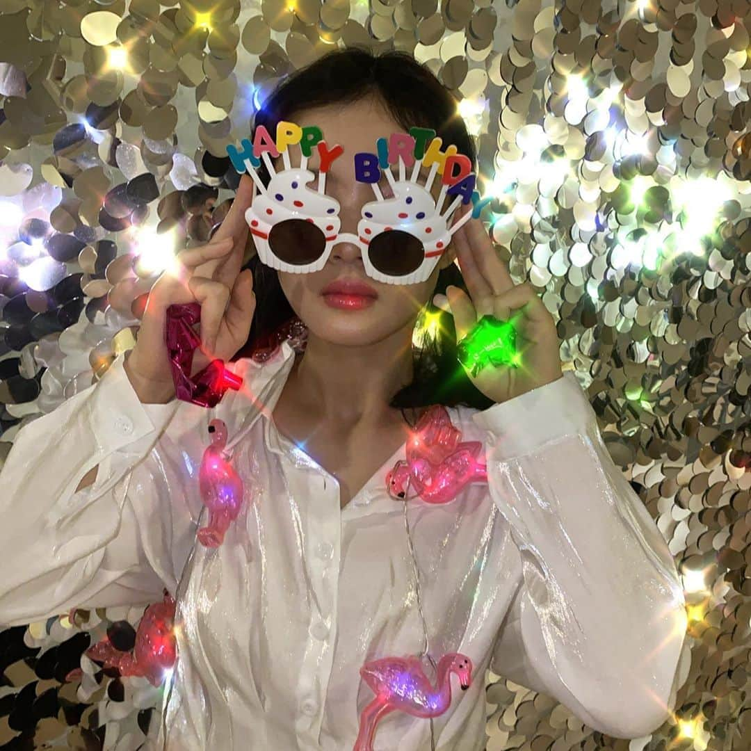 イ・ハイさんのインスタグラム写真 - (イ・ハイInstagram)「🥳」9月23日 0時02分 - leehi_hi