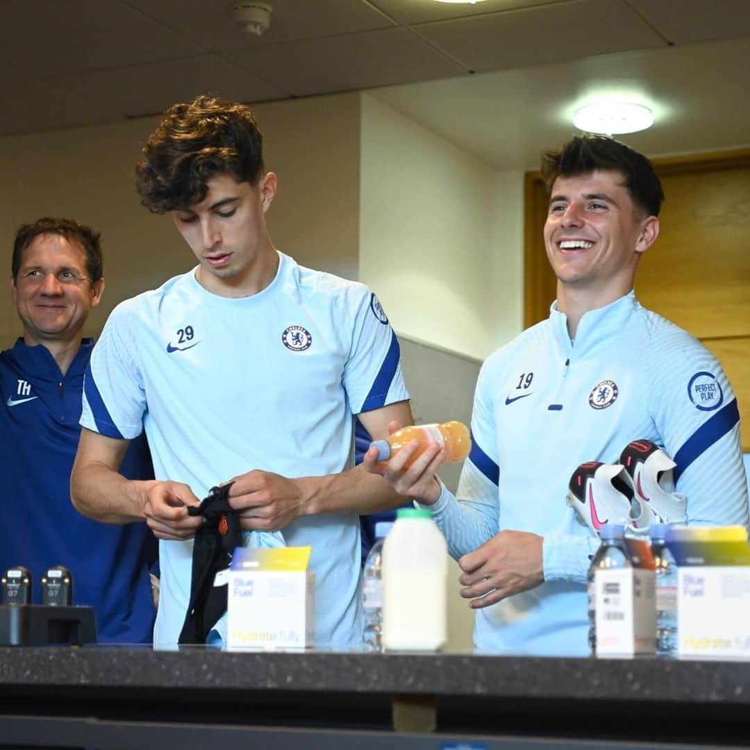 チェルシーFCさんのインスタグラム写真 - (チェルシーFCInstagram)「Fueling up! ⛽️ @KaiHavertz29 x @MasonMount10 #CFC #Chelsea」9月23日 0時19分 - chelseafc