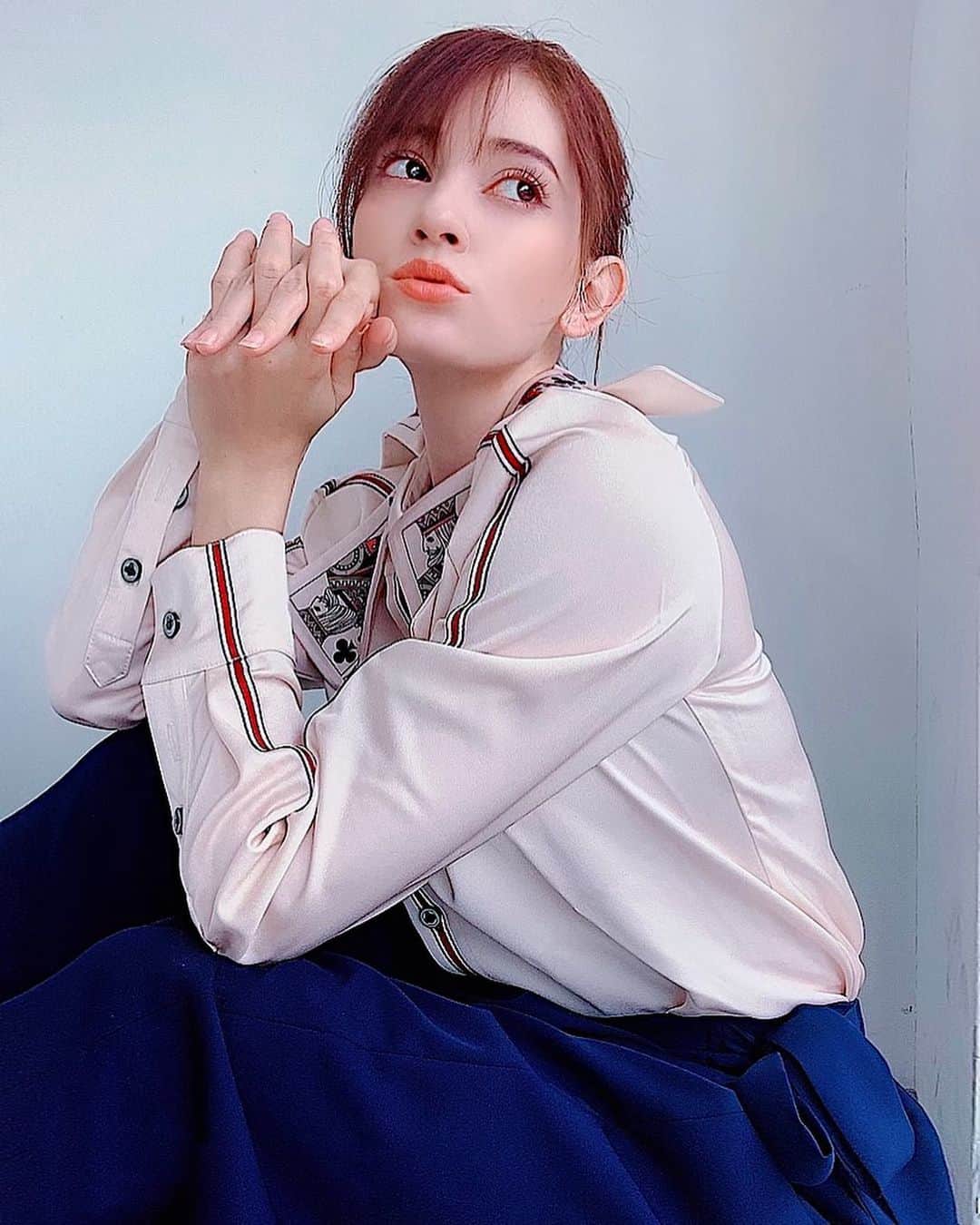 守谷香里さんのインスタグラム写真 - (守谷香里Instagram)「長袖の季節がやってきたぁ\( ¨̮ )/♡. ﾟ ・ 少しずつ寒くなってきて…秋冬はときたまモードを着たくなる私🥺 ・  #モード系 #モード系ファッション #トランプ  #トランプ柄 #aw #秋冬コーデ #秋冬ファッション」9月23日 0時11分 - kaoriel1014