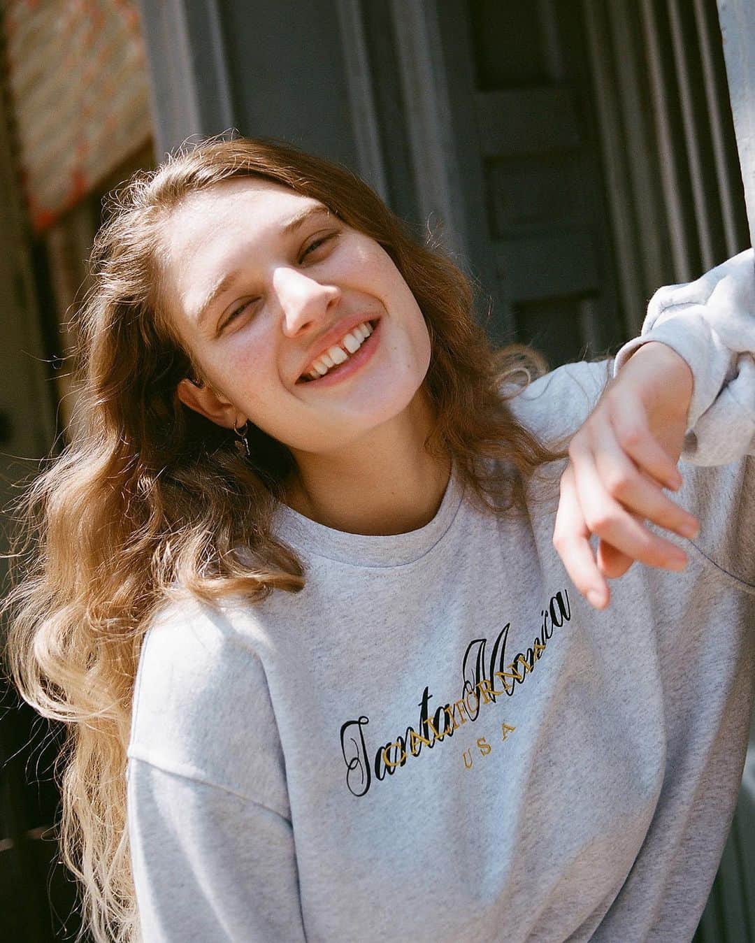 Urban Outfittersさんのインスタグラム写真 - (Urban OutfittersInstagram)「Happy fall and, more importantly, happy sweatshirt season. Tap to shop some of our must-haves! @callie_dixon」9月23日 0時26分 - urbanoutfitters