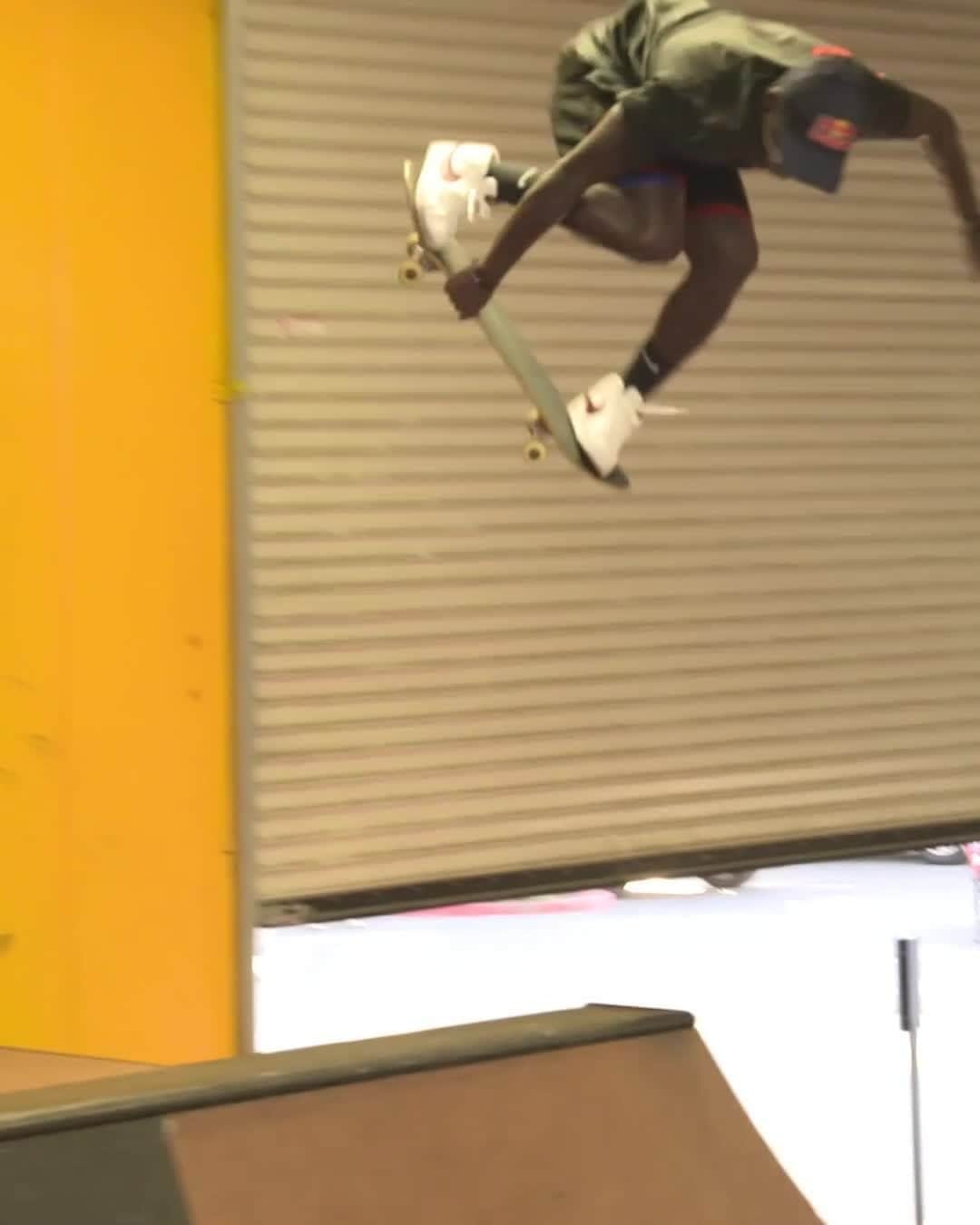 のインスタグラム：「@zionwright pulling off the 540 mid-run with ease    Hit the link in our bio to watch all the buttery lines from #RedBullSolus Week 2 and don't forget to vote for the fan favorite! @redbullskate #skate #skateboarding #redbull #givesyouwings」