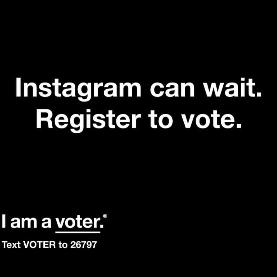 アリエル・ウィンターのインスタグラム：「Today is #nationalvoterregistrationday !!!! I’m registered, are you? Are your friends and family registered? It takes less than a minute to make sure your voice is being heard— NO EXCUSES! #vote」