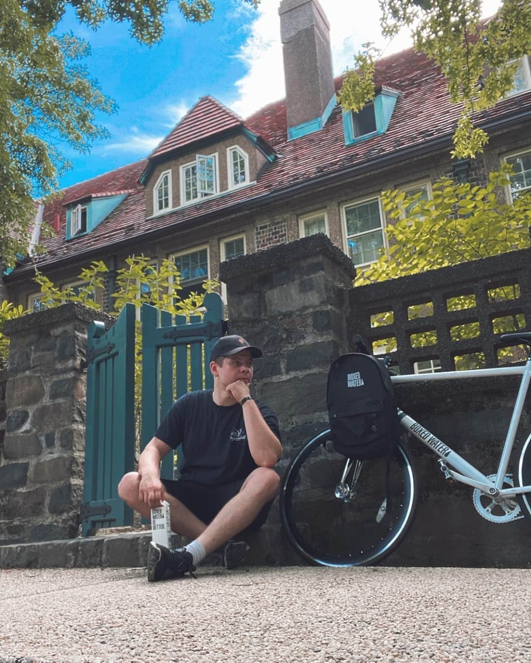 のインスタグラム：「When our BA Igor found out it was #BikeToWorkDay, he went a little extra with all the Boxed Water branding 🤣🚲」