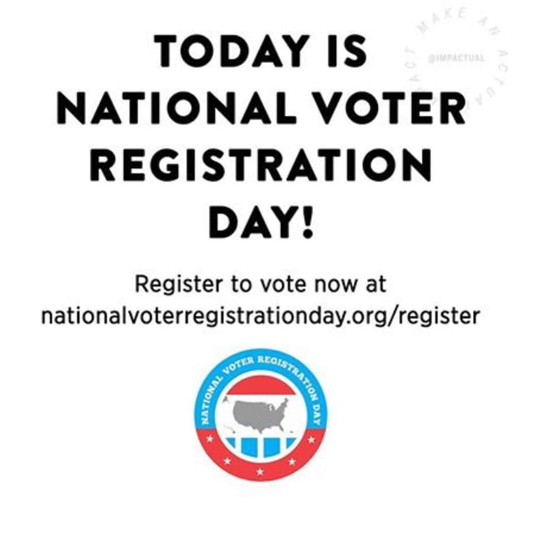 ボビー・ブラウンのインスタグラム：「Swipe to see your states deadline #vote」
