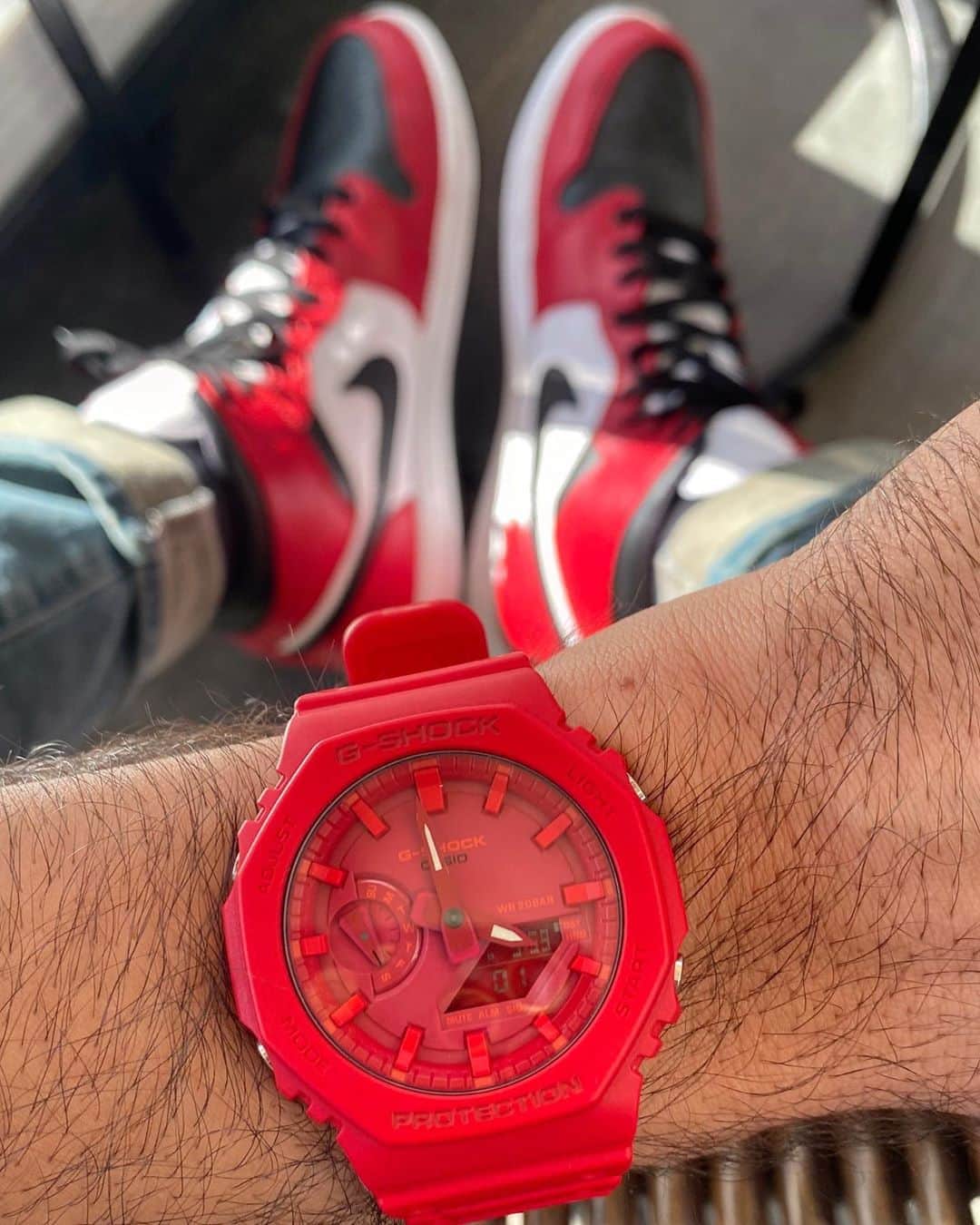 WATCHMANIAさんのインスタグラム写真 - (WATCHMANIAInstagram)「All red today with @gshocktr GA-2100-4ADR ❤️❤️」9月23日 0時48分 - watchmania